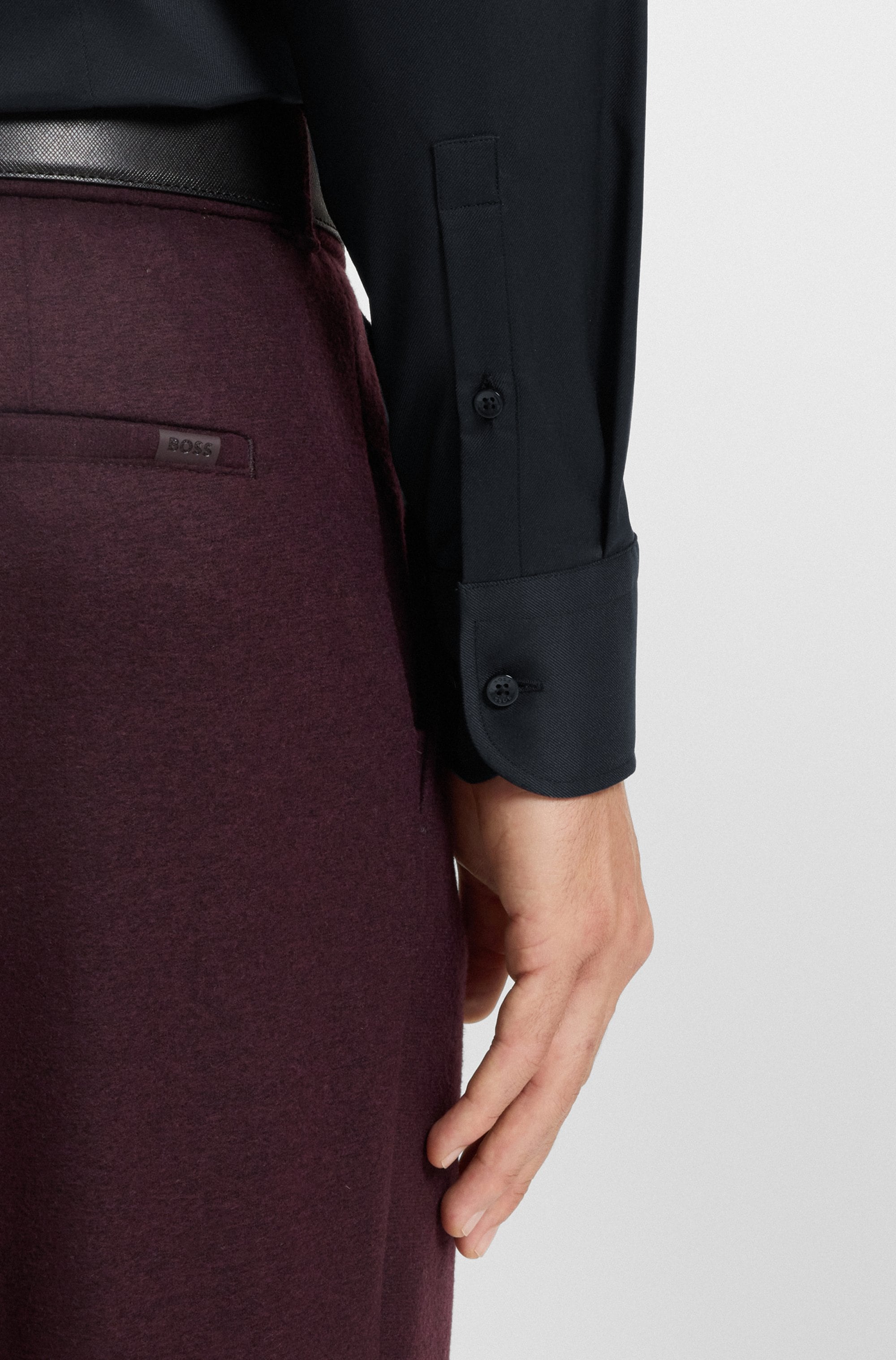 BOSS Businesshemd Slim-Fit, aus funktionalem Stretch-Twill, Kentkragen