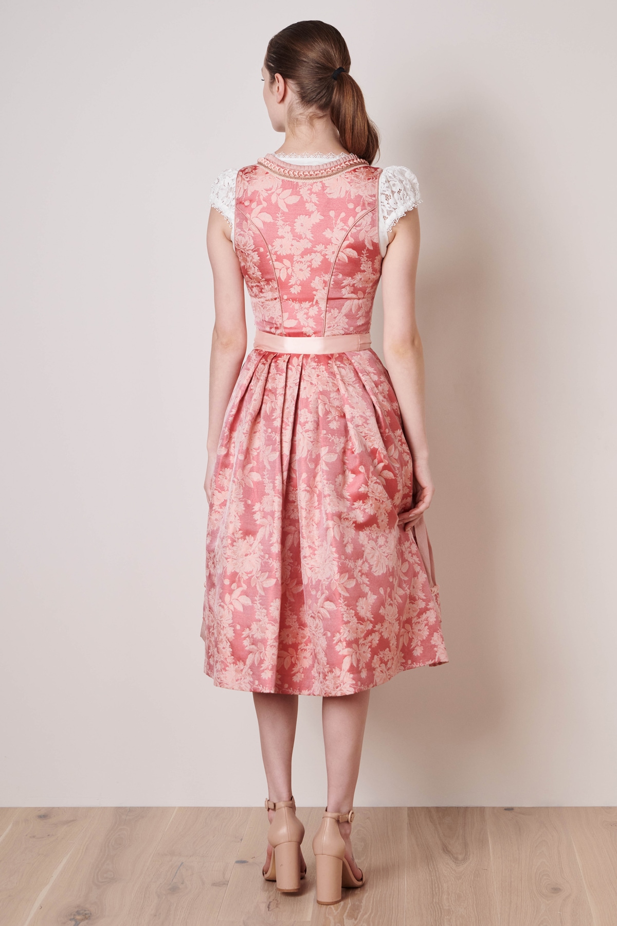 Krüger Dirndl »Dirndl Rosmerta (70cm)«, Zwei Eingrifftaschen im Rock