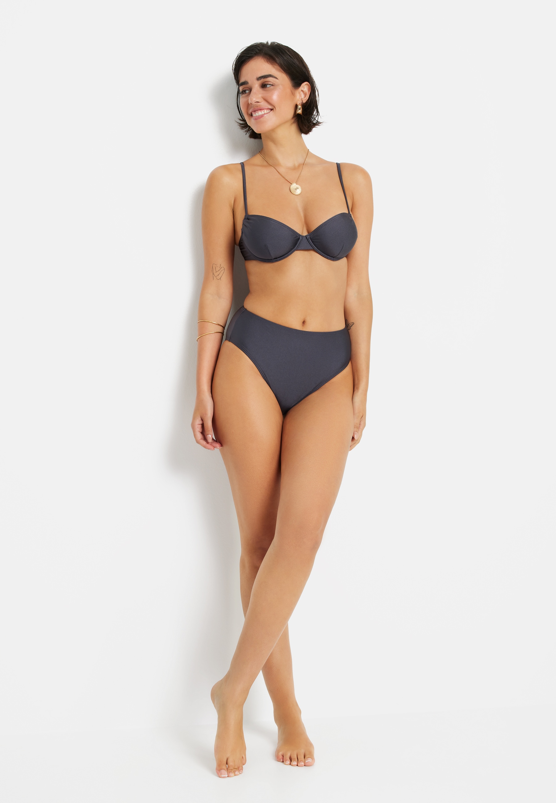 LSCN by LASCANA Bügel-Bikini-Top »Nele«, mit glänzender Beschichtung