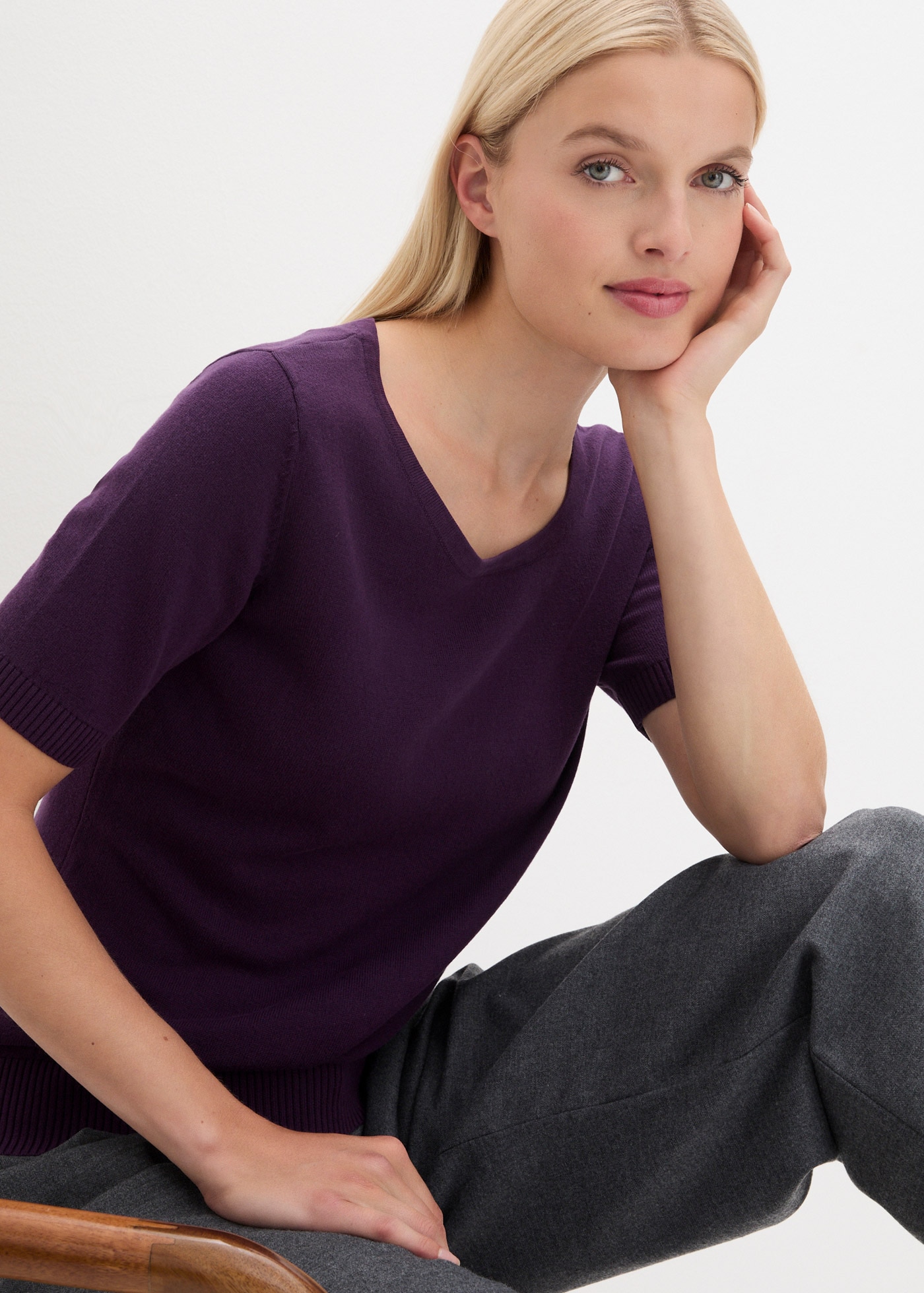 bonprix Strickpullover »Kurzarm Pullover« aus Baumwolle und Polyamid, Kurzarm-Design, figurbetonte Passform