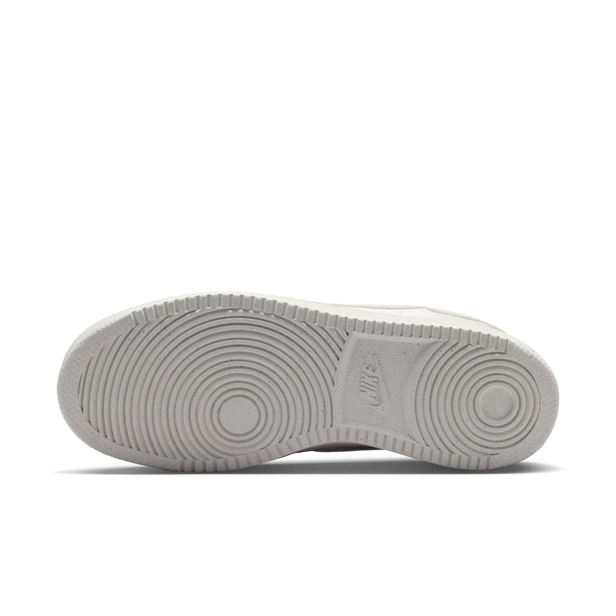 Nike Sportswear Sneaker »Court Vision Low Next Nature«  inspiriert vom Design des Nike Air Force
