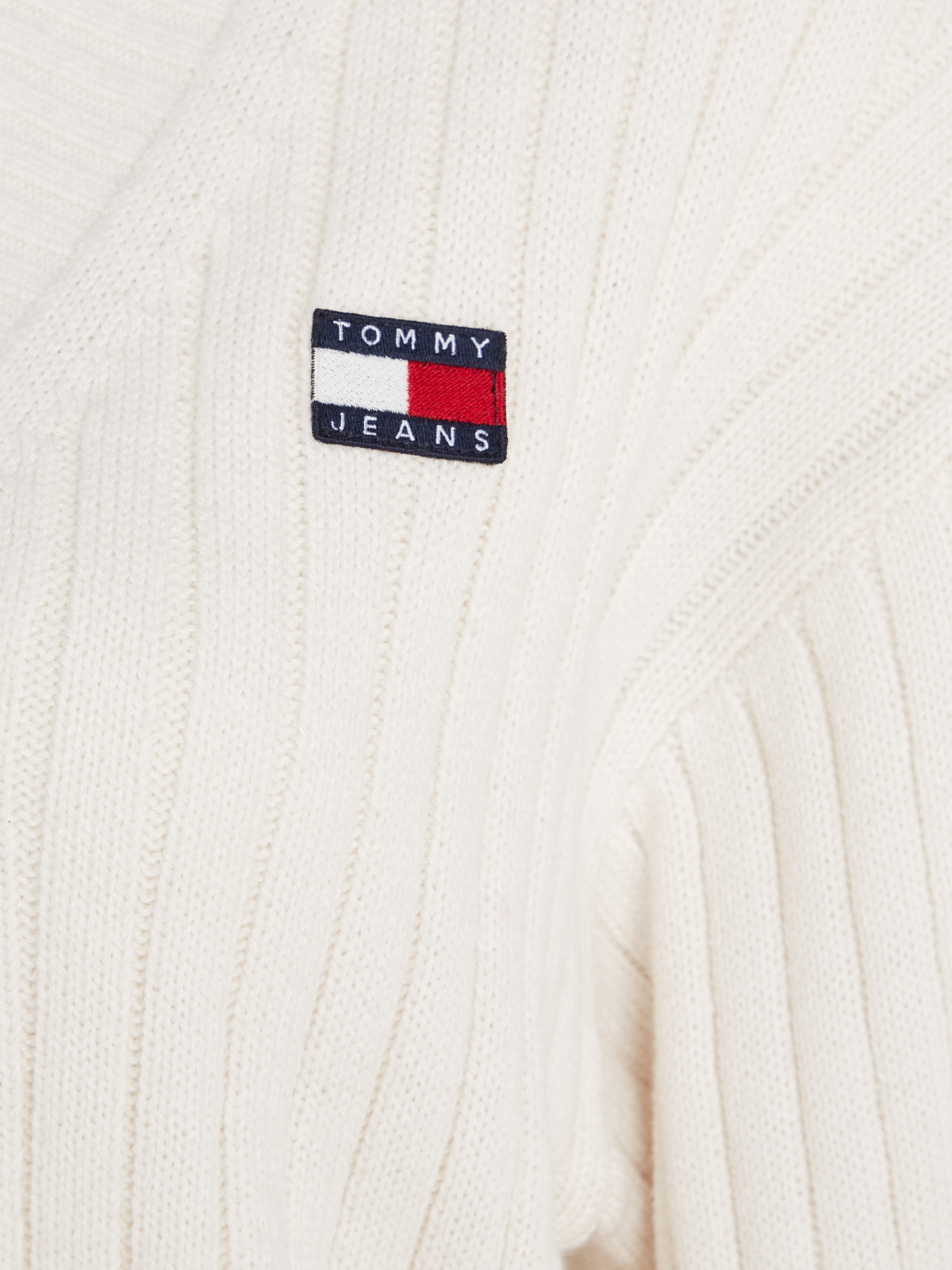 Tommy Jeans Curve Strickjacke »TJW BADGE V-NECK CARDIGAN EXT«, Große Größen