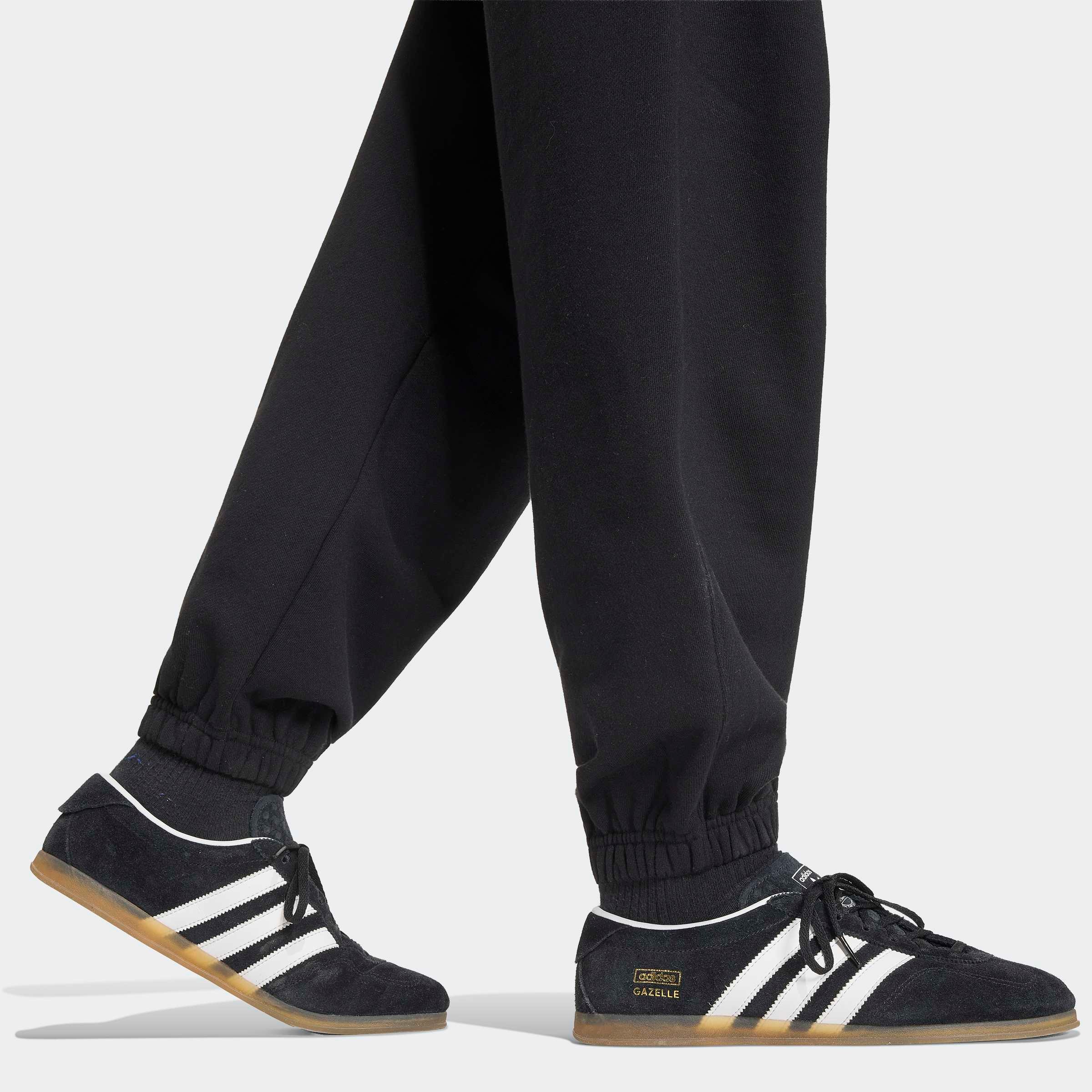 adidas Originals Sporthose »ESS JOGGER FT«  mit Baumwolle, normale Weite