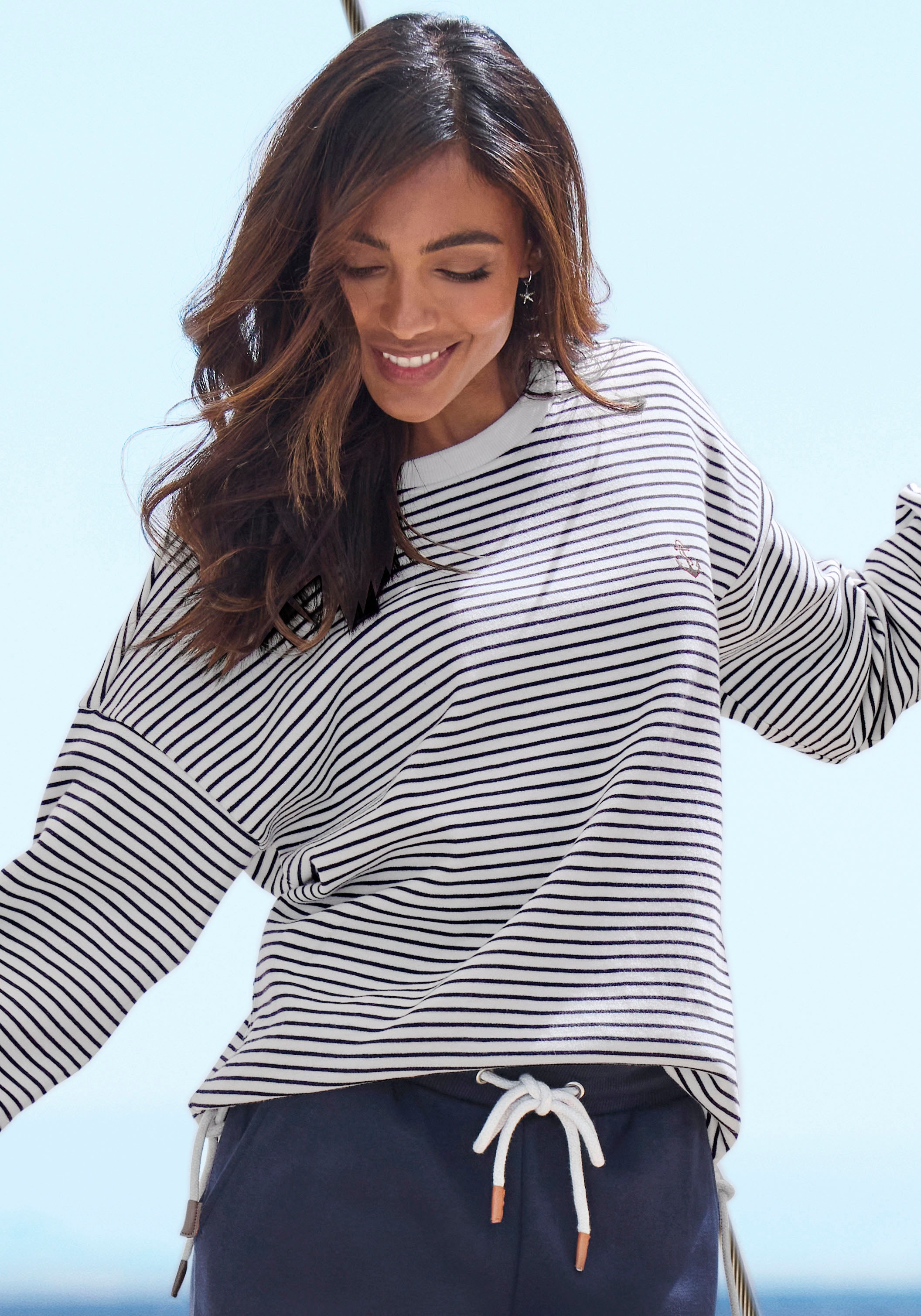 H.I.S Sweatshirt, mit Kordelzug am Saum, Loungewear