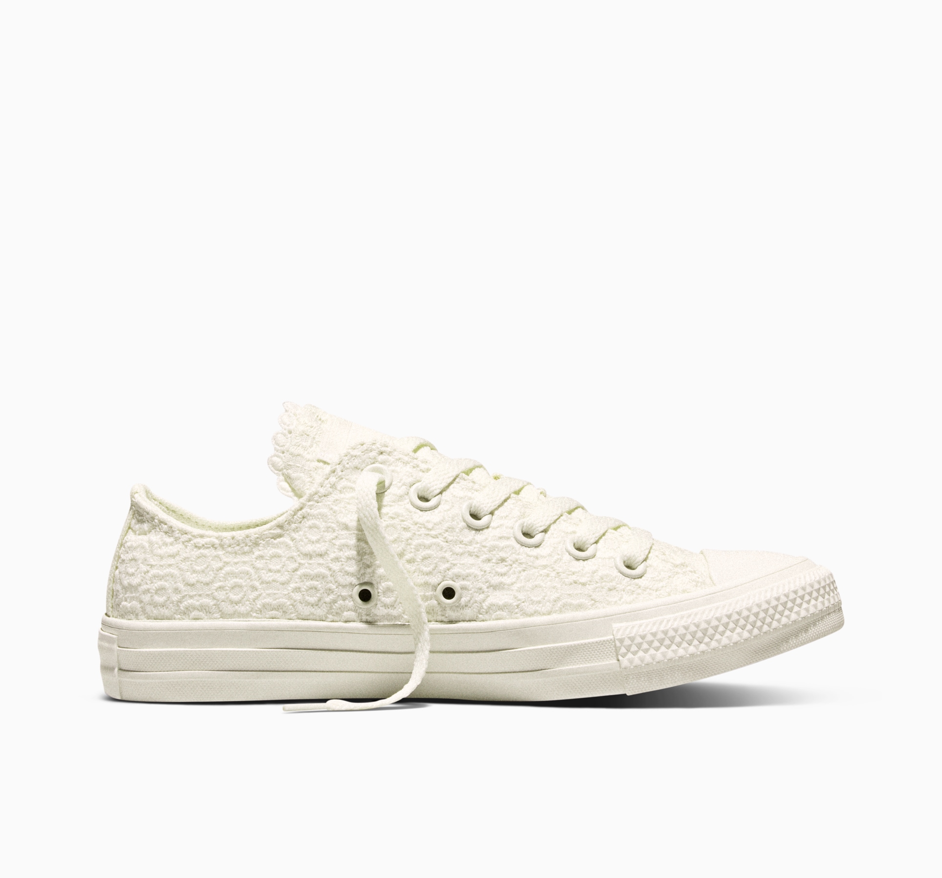 Converse Sneaker »CONVERSE CHUCK TAYLOR ALL STAR CROCHET FLORALS«  für vielseitige Aktivitäten, mit leicht profiliertem Laufsohlenprofil