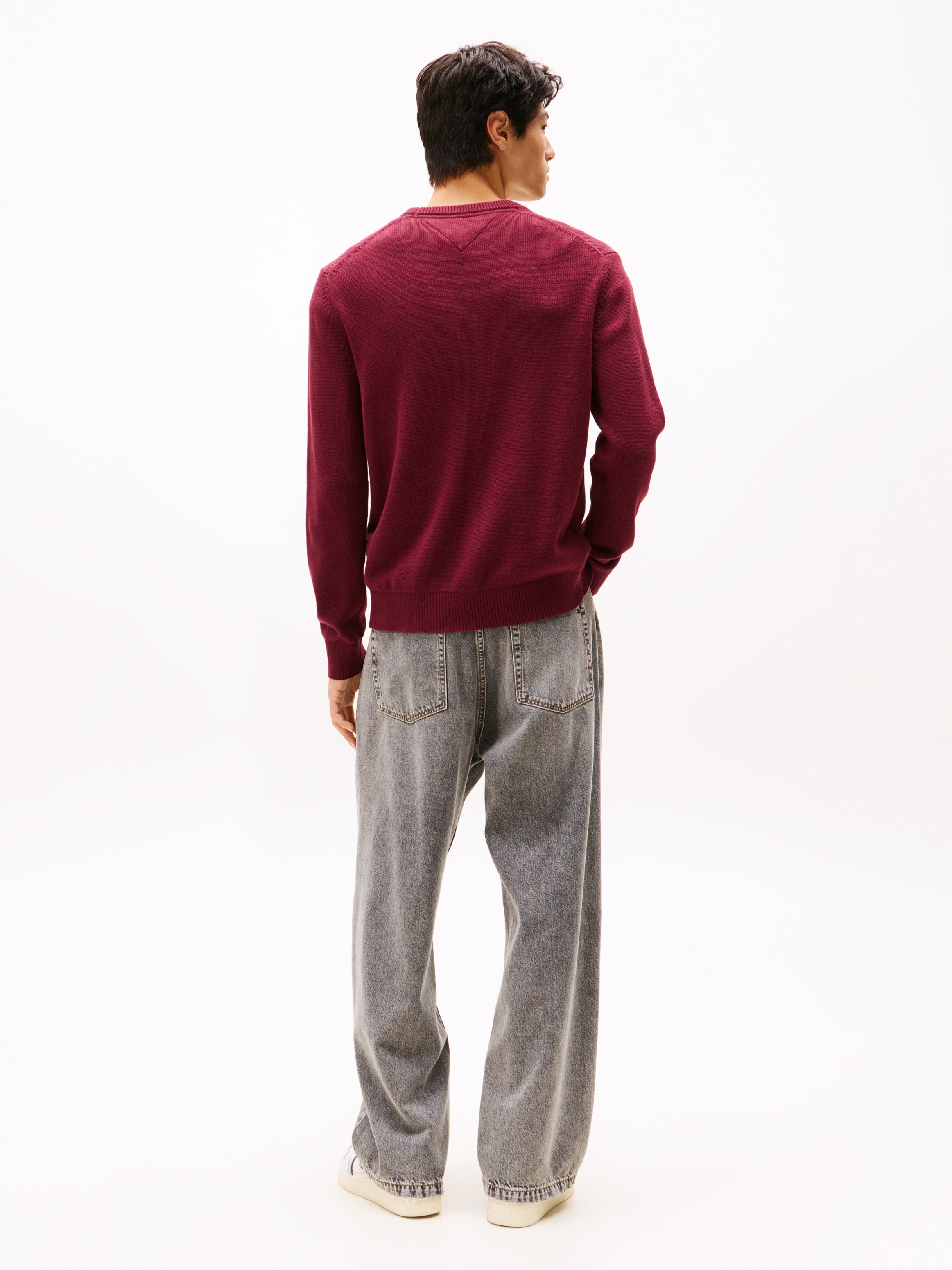 Tommy Jeans Rundhalspullover, Slim fit mit Rundhalsausschnitt