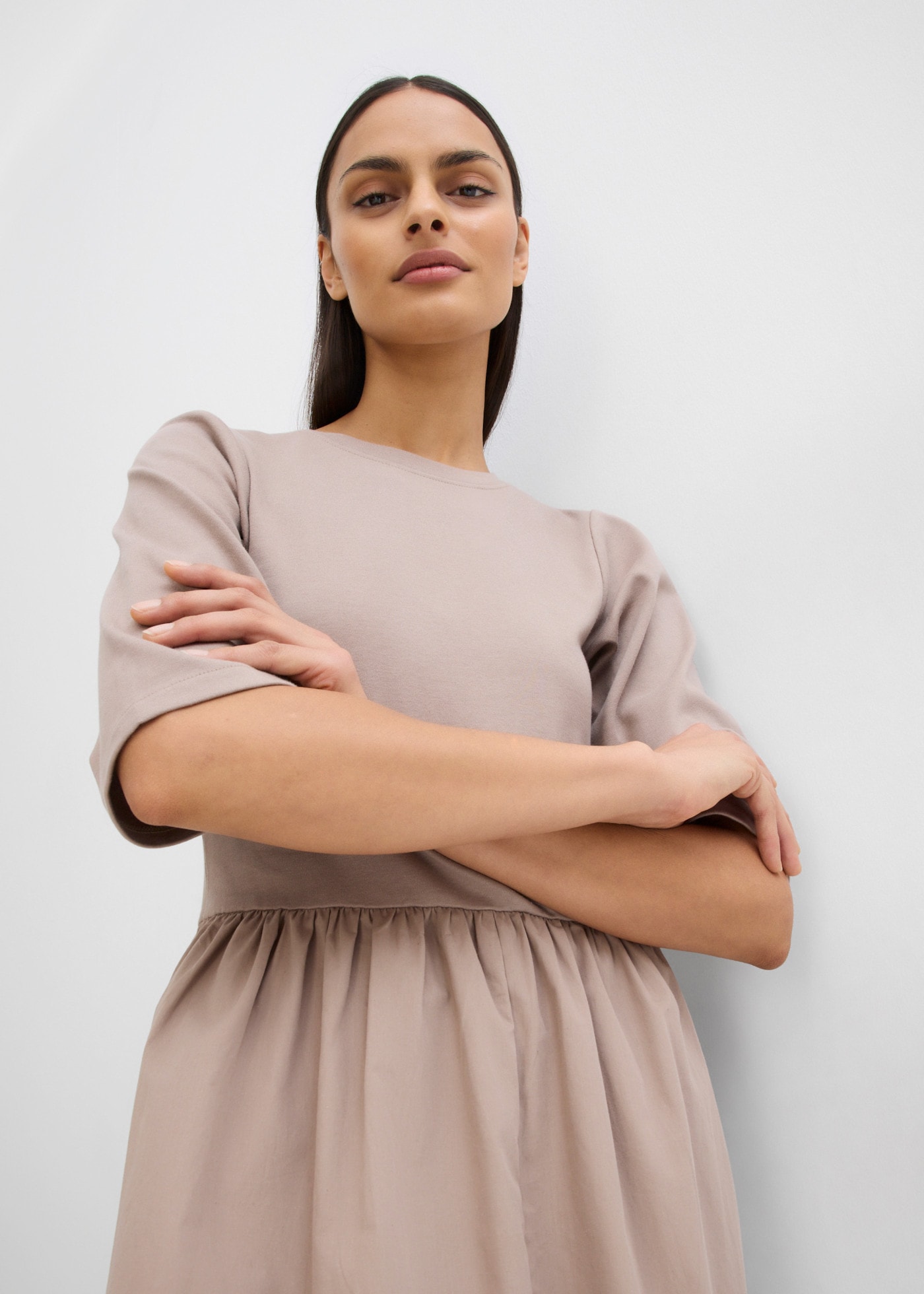bonprix Midikleid aus Baumwolle, A-Linien-Passform, Kurzarm-Design, Midilänge