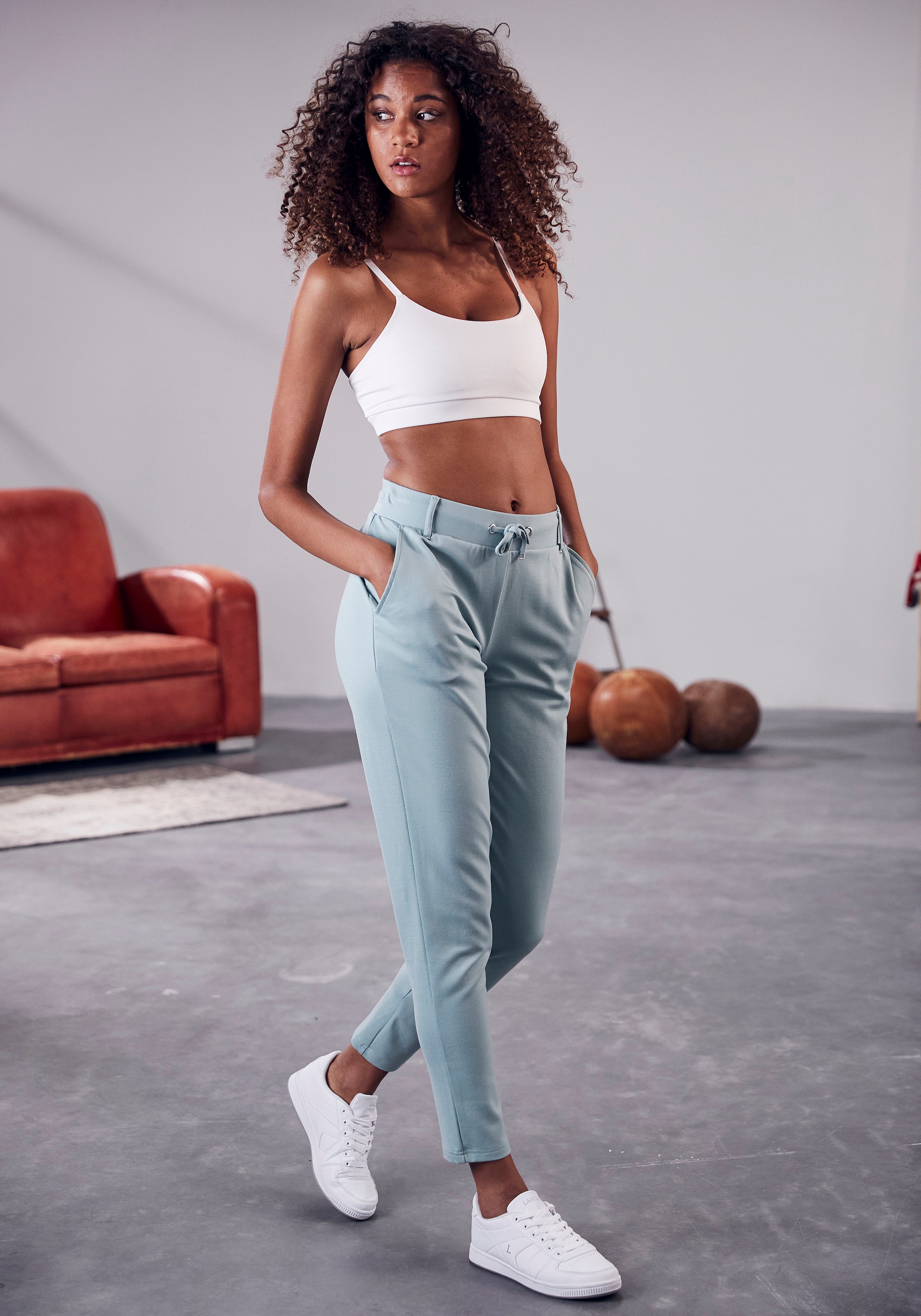 LASCANA Jogger Pants, mit elastischem Bund und Gürtelschlaufen, Loungewear