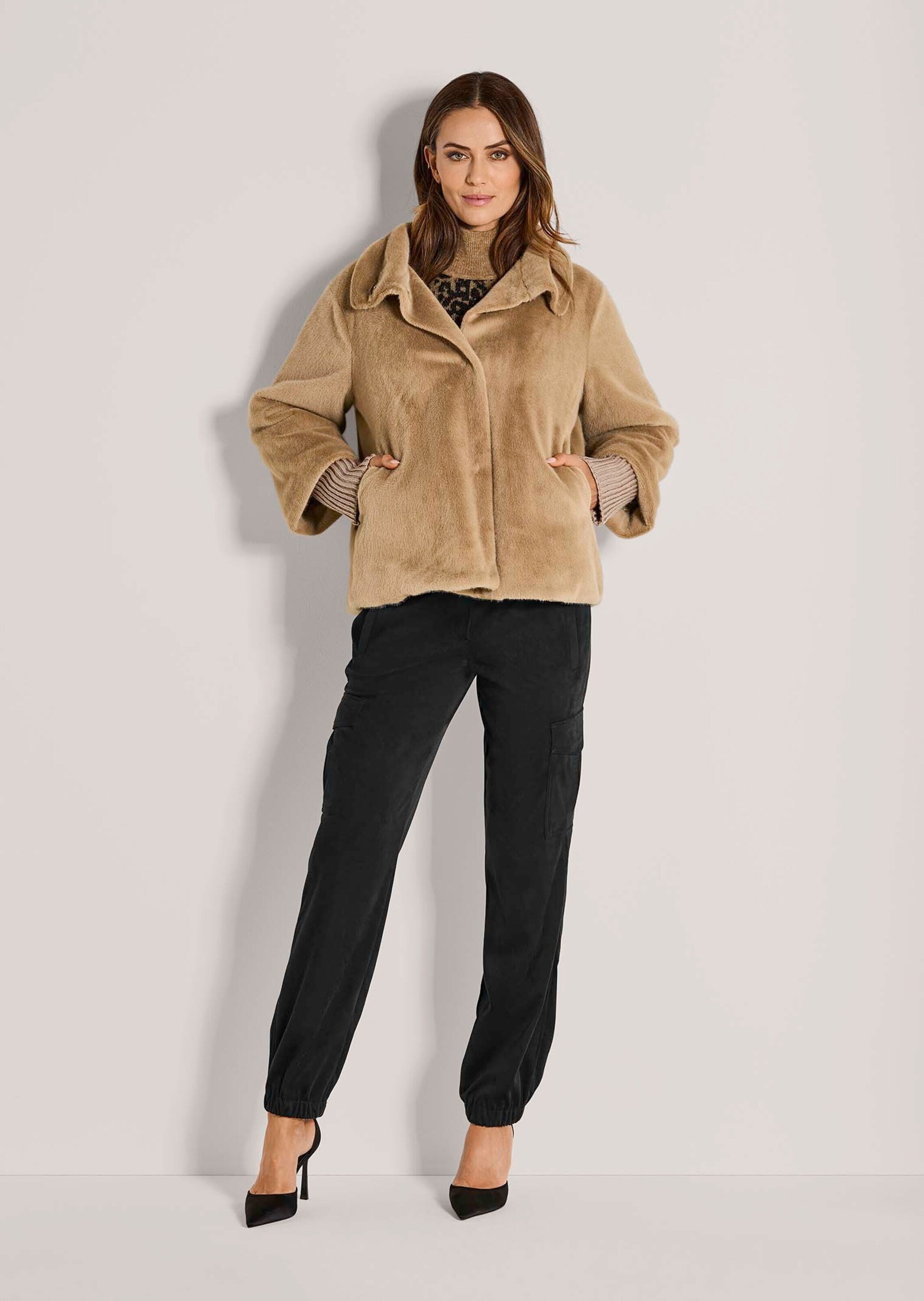 MADELEINE Kurzjacke »Kurzmantel Elegante Damenjacke in Felloptik« Felloptik