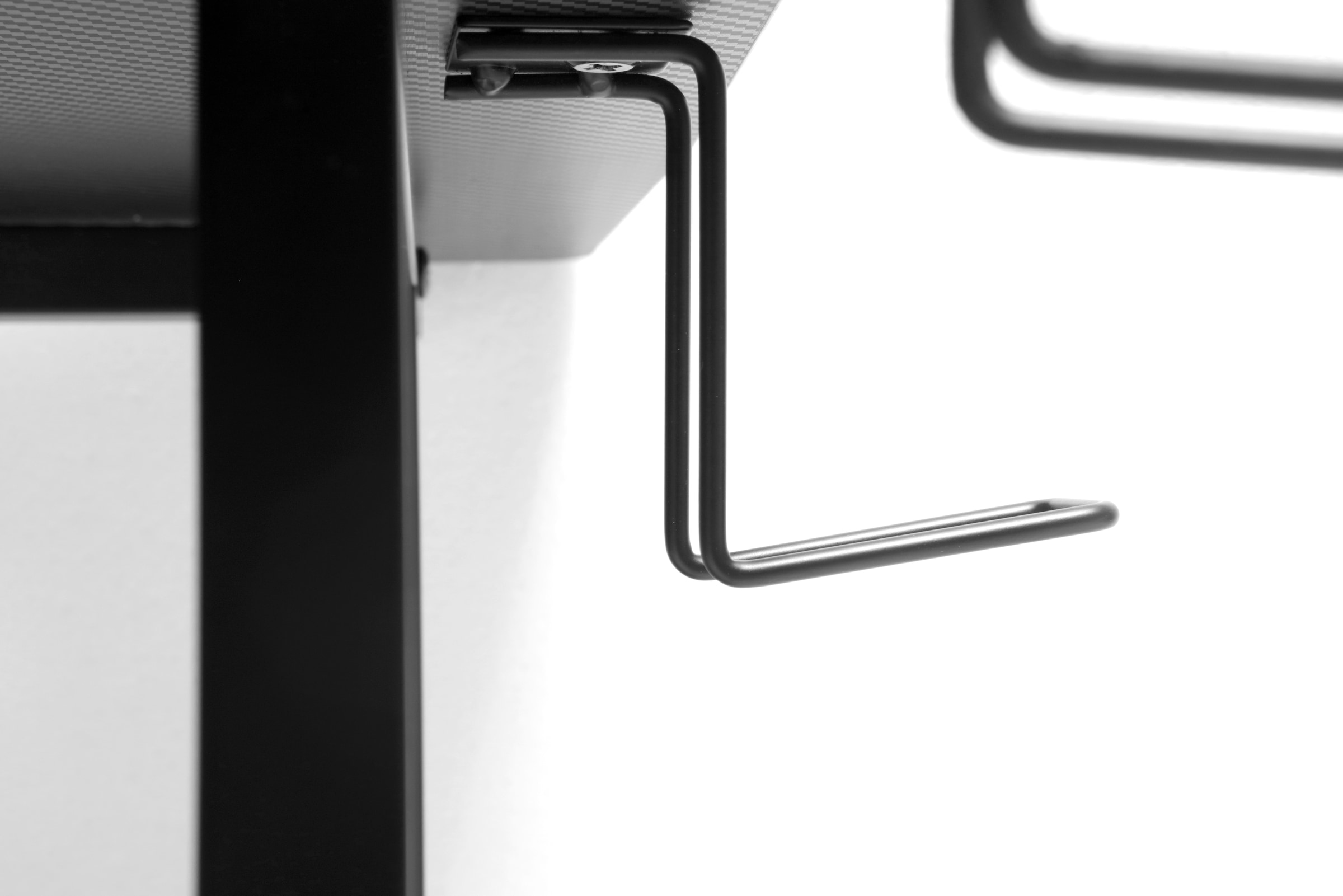 INOSIGN Gamingtisch »STREAKY, Schreibtisch, Computertisch, Kabeldurchlass, 2 Kopfhörerhaken«,Getränkehalter, Monitoraufsatz, Kabelführung, Breite 120 cm