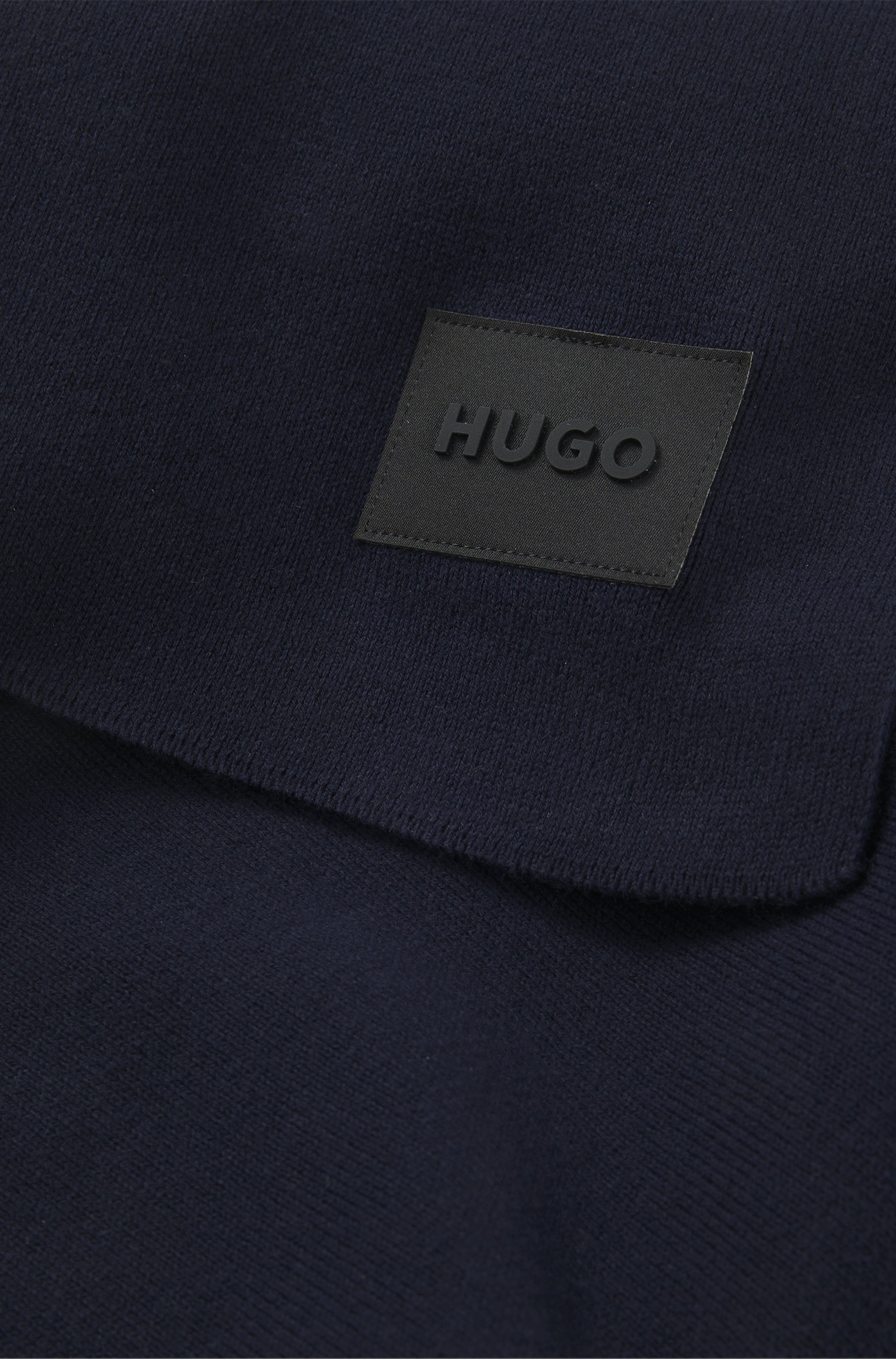 HUGO Schal »Zevon« mit Logo-Aufnäher, unifarben