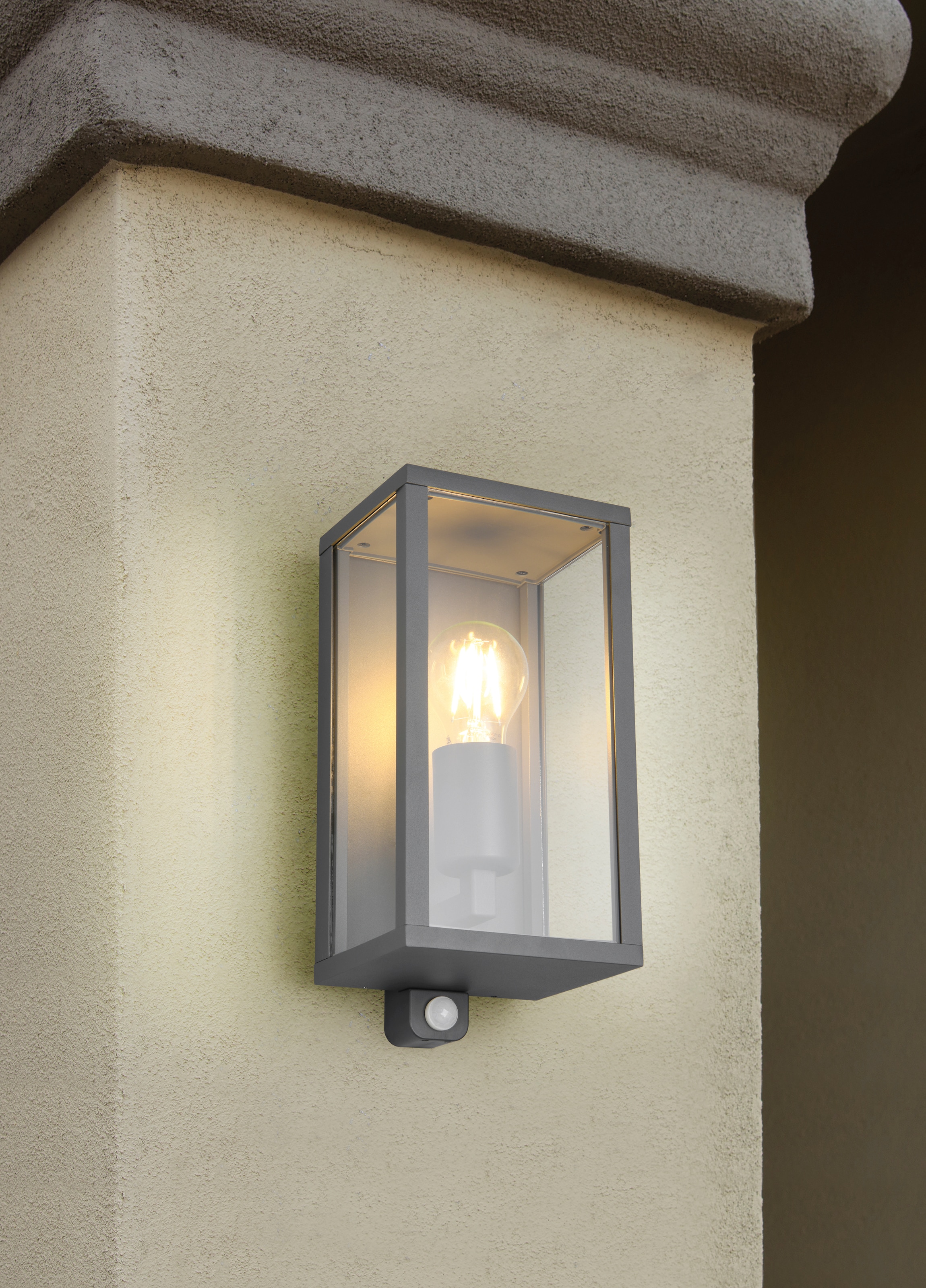 TRIO Leuchten Außen-Wandleuchte »GARONNE, Outdoor Wandlampe exkl 1x E27 max 60W, Hauswand-Leuchte« E27 1 Stk. warmweiß - kaltweiß Garten Wandleuchte IP44 mit Bewegungsmelder, Leuchtdauer einstellbar