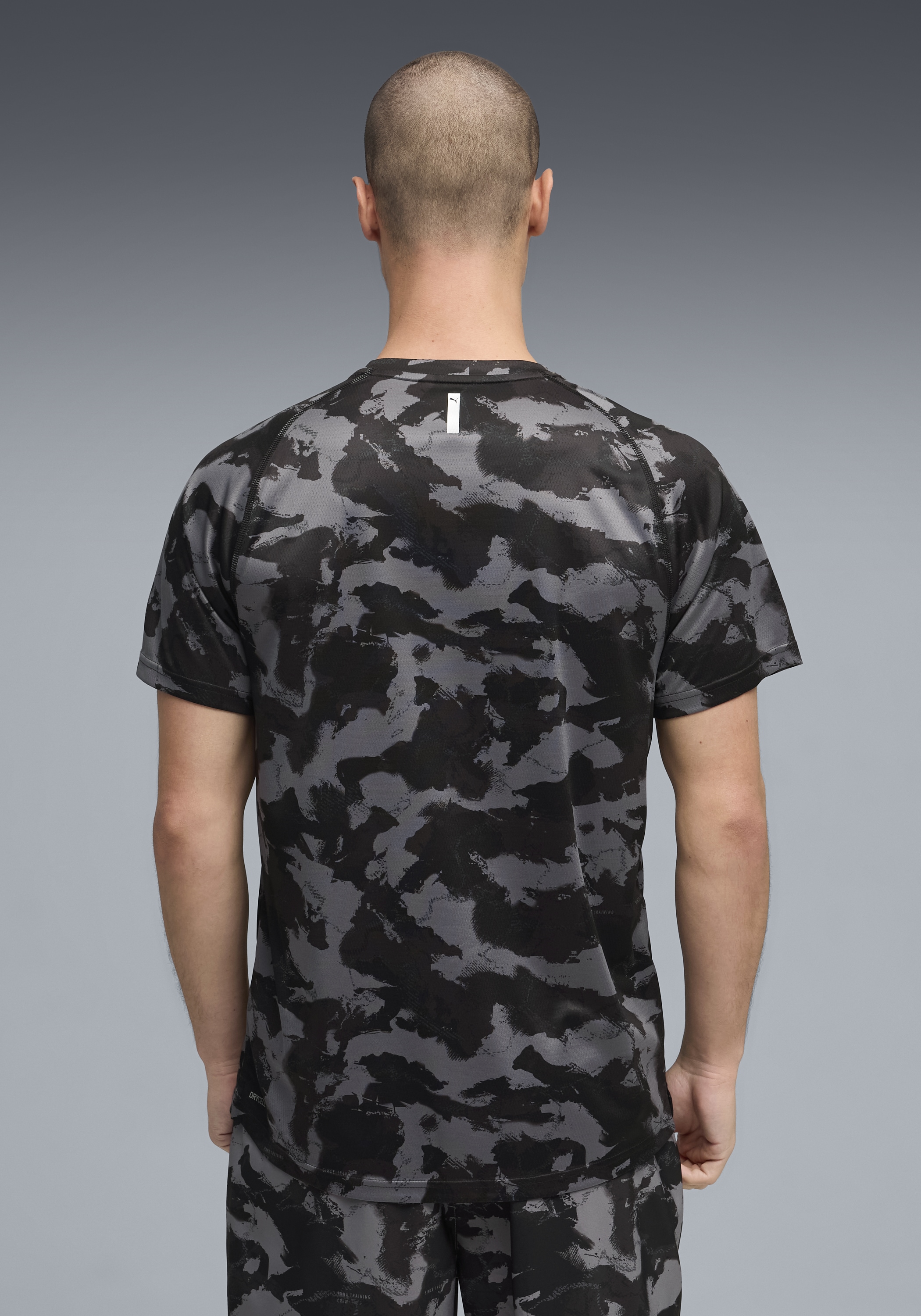 PUMA Trainingsshirt »M PWRTRAIN AOP TEE« Regular Fit, kurze Ärmel, für Fitness und sportliche Aktivitäten