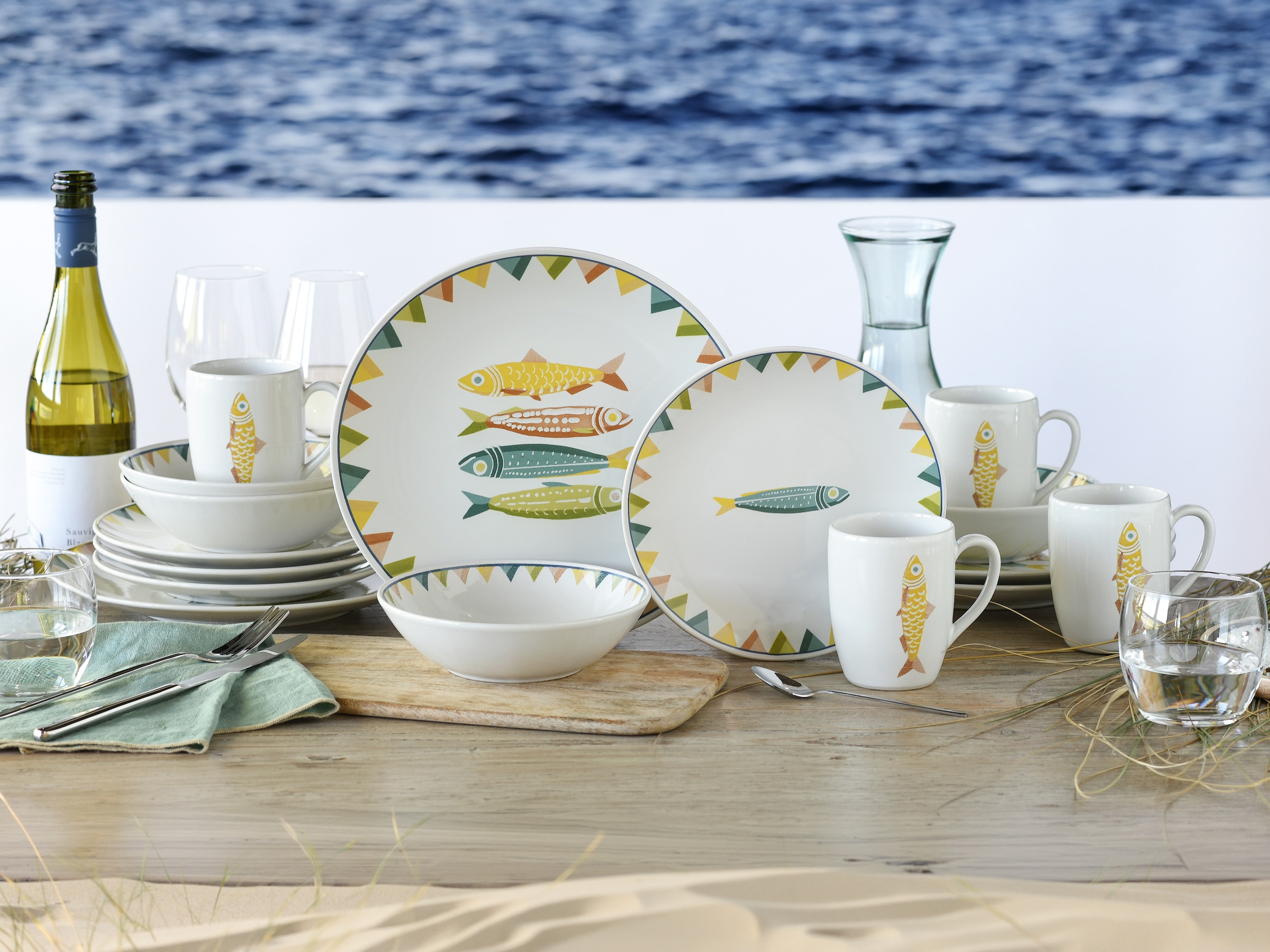 CreaTable Kombiservice »Sardinhas, Geschirr-Set, 16-tlg.« Hochwertiges Steinzeug, Zentrales Sardinen-Motiv