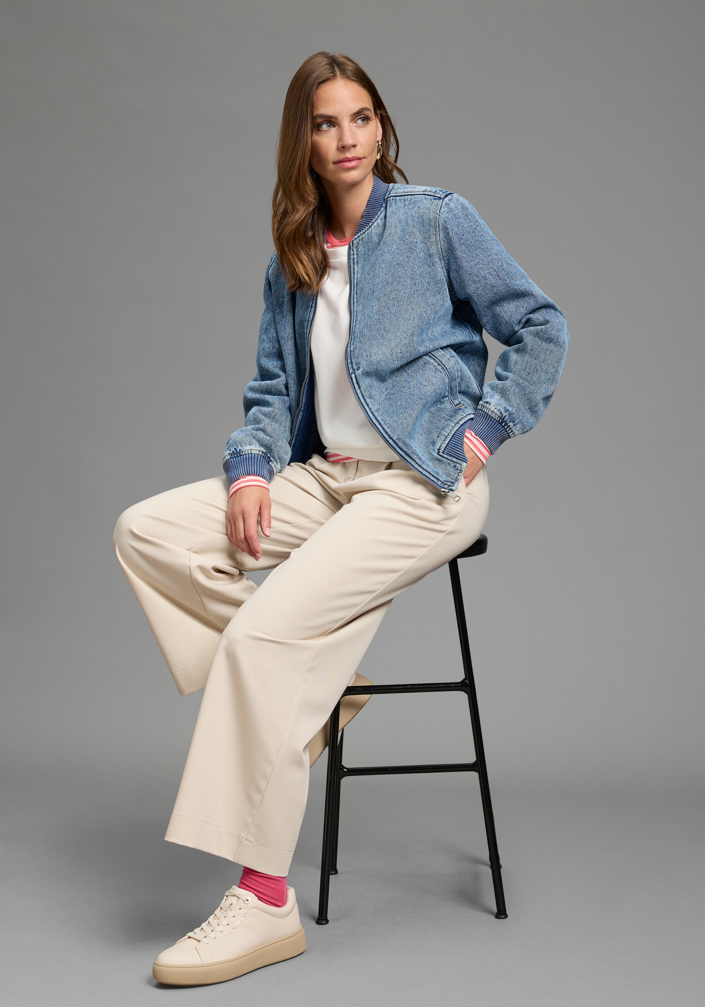Arizona Jeansjacke »im winterlicheren Denim« hüftlang, Comfort Fit, mit Reißverschluss