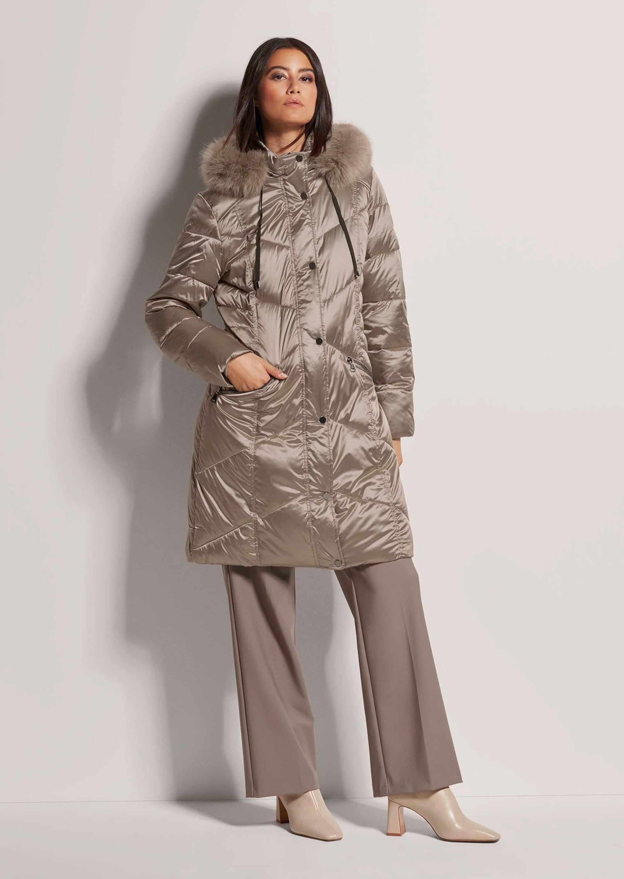 MADELEINE Steppjacke »Wintermantel Kapuzenjacke mit Fancy-Stepp« Webpelzkapuze