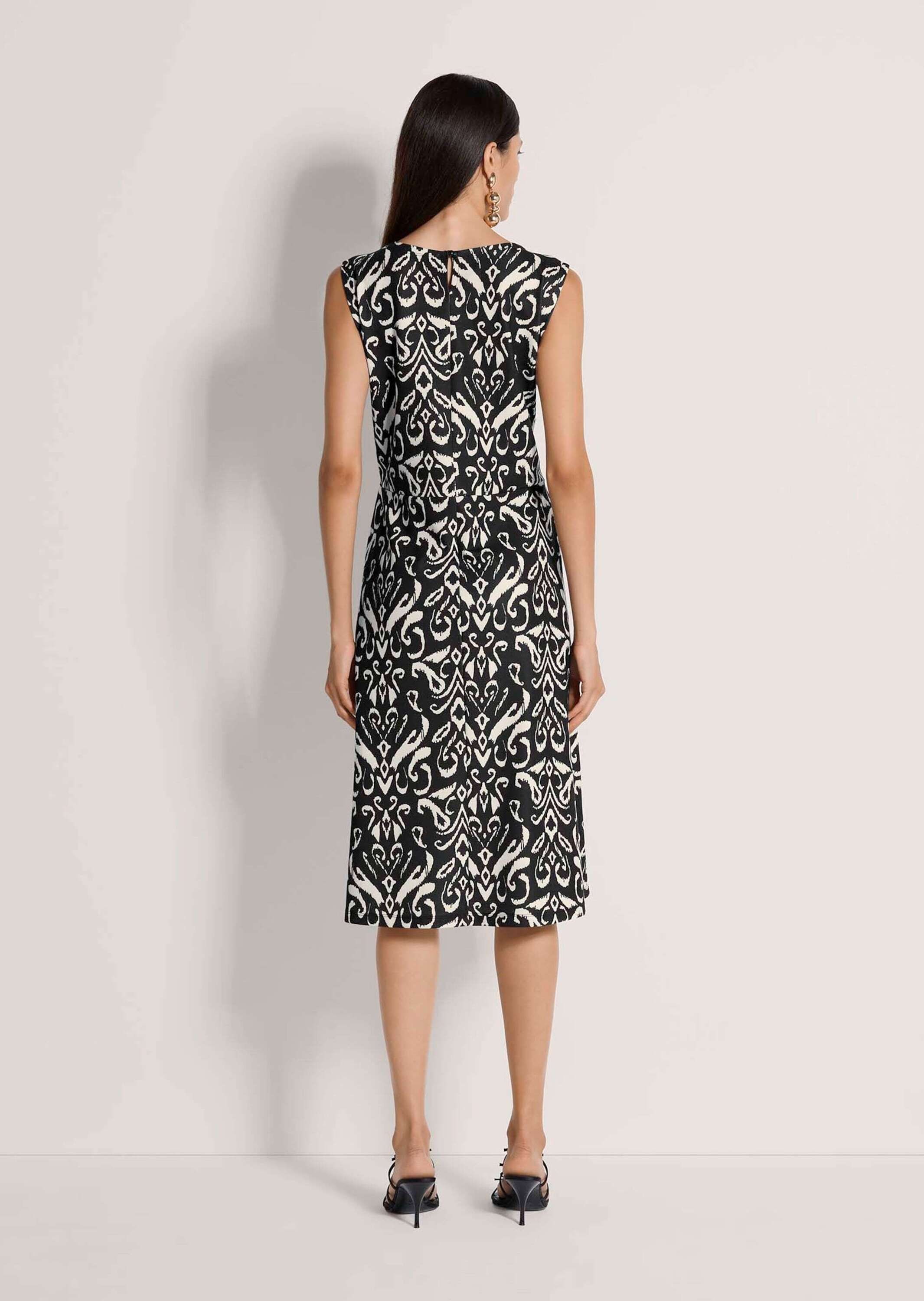 MADELEINE Midikleid »Midikleid Sommerkleid mit Unikat-Print« Taillieungsnaht