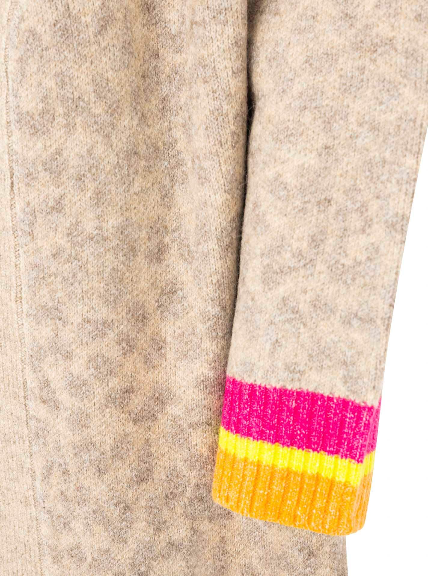 Zwillingsherz Cardigan »"Wild Leo"« Leomuster, Schriftzug hinten in Neon, gestreifte Bündchen
