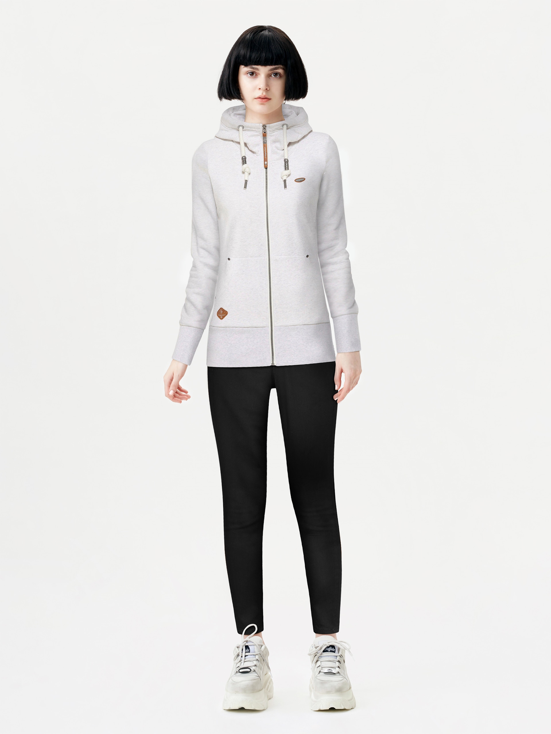 Tommy Jeans Skinny-fit-Jeans »Nora Mid Rise Skinny Fit«, mit Tommy Jeans Logo-Badge & Stickereien