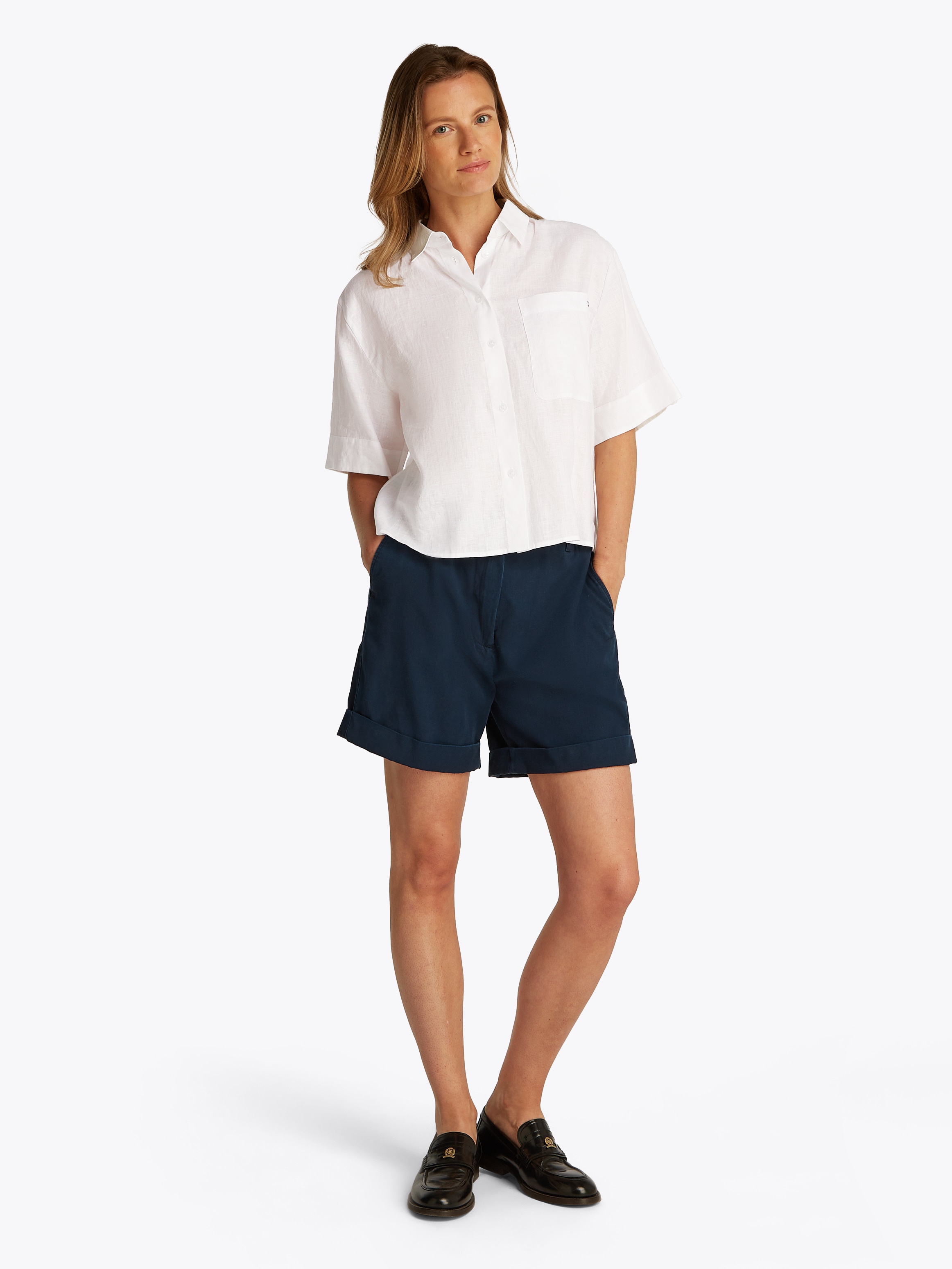 Tommy Hilfiger Kurzarmshirt »ESS LINEN RELAXED S/S SHIRT«, mit Brusttasche, Logostickerei,kühlendes Premium Leinen