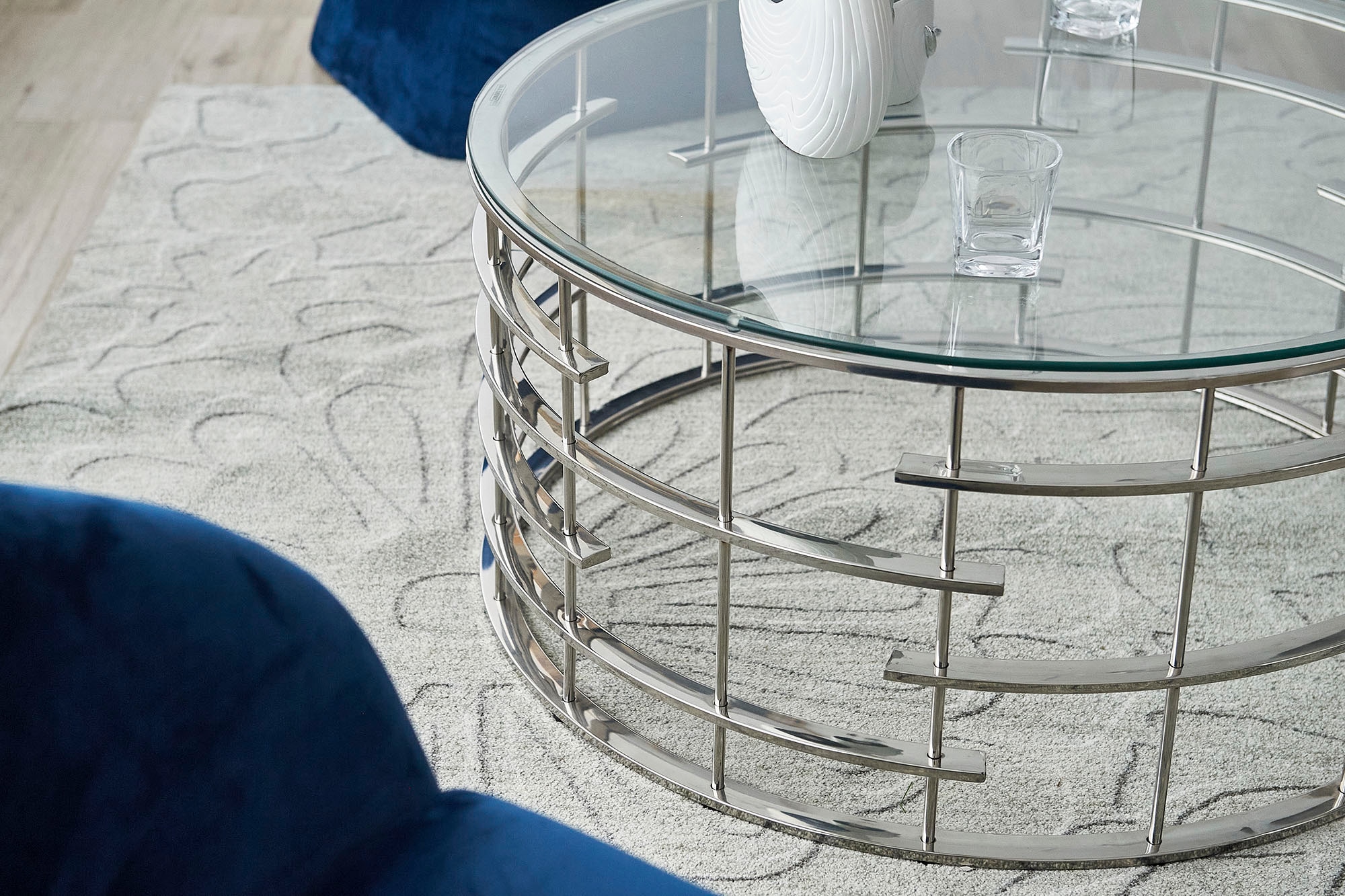 SalesFever Couchtisch »Glastisch: Stil und Funktionalität Wohnzimmertisch« Gestell gefertigt aus rostfreiem Edelstahl