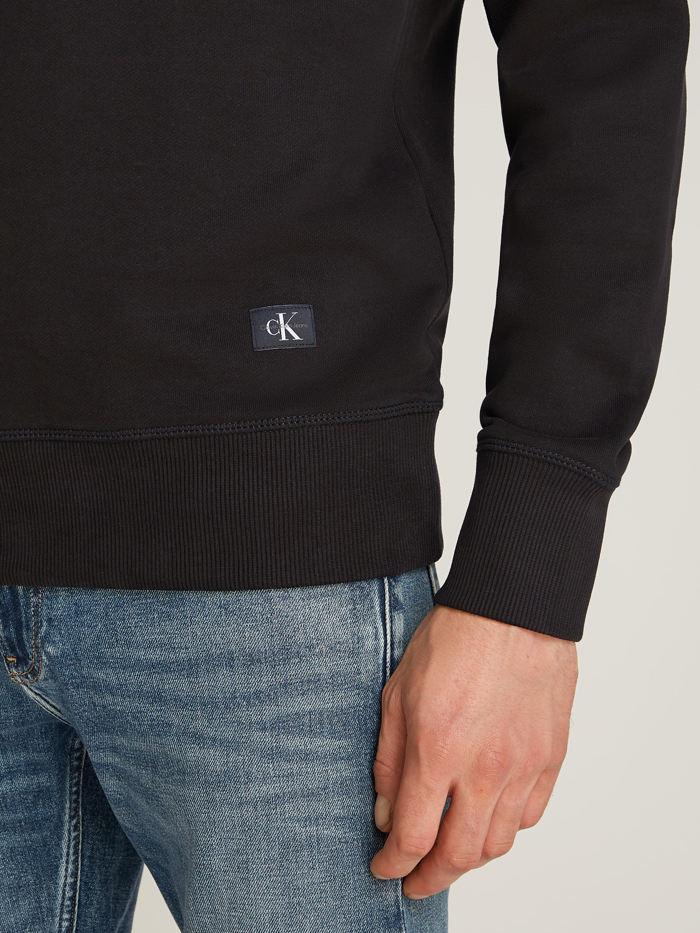Calvin Klein Jeans Sweatshirt »WOVEN LABEL CREW NECK«, Logostickerei