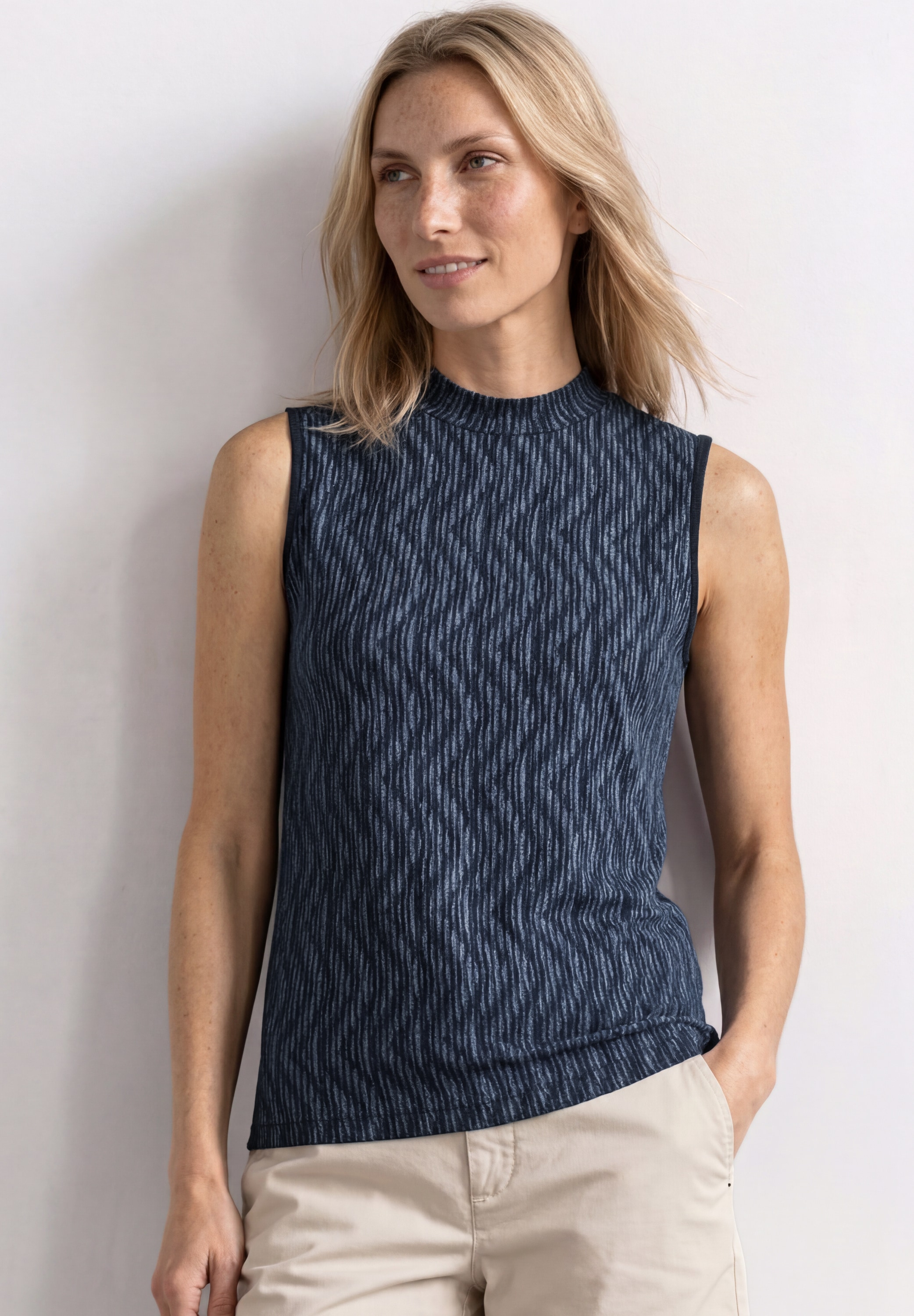 STREET ONE Shirttop Sommertop mit grafischem Muster und Turtleneck