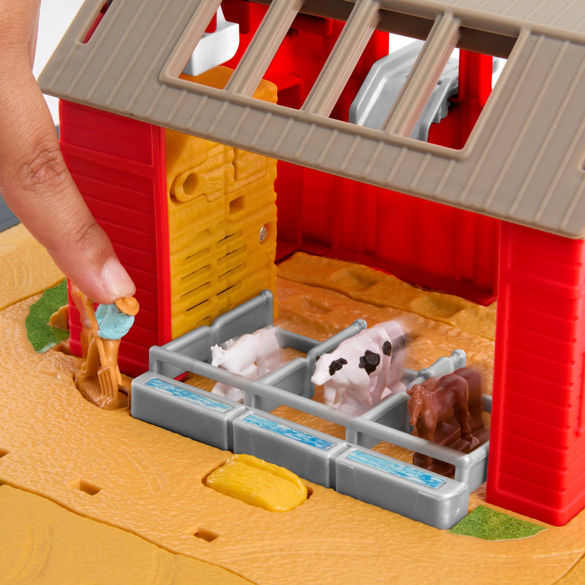 MATCHBOX Spielwelt »Farm Adventure«, inklusive 1 Fahrzeug; mit Sound
