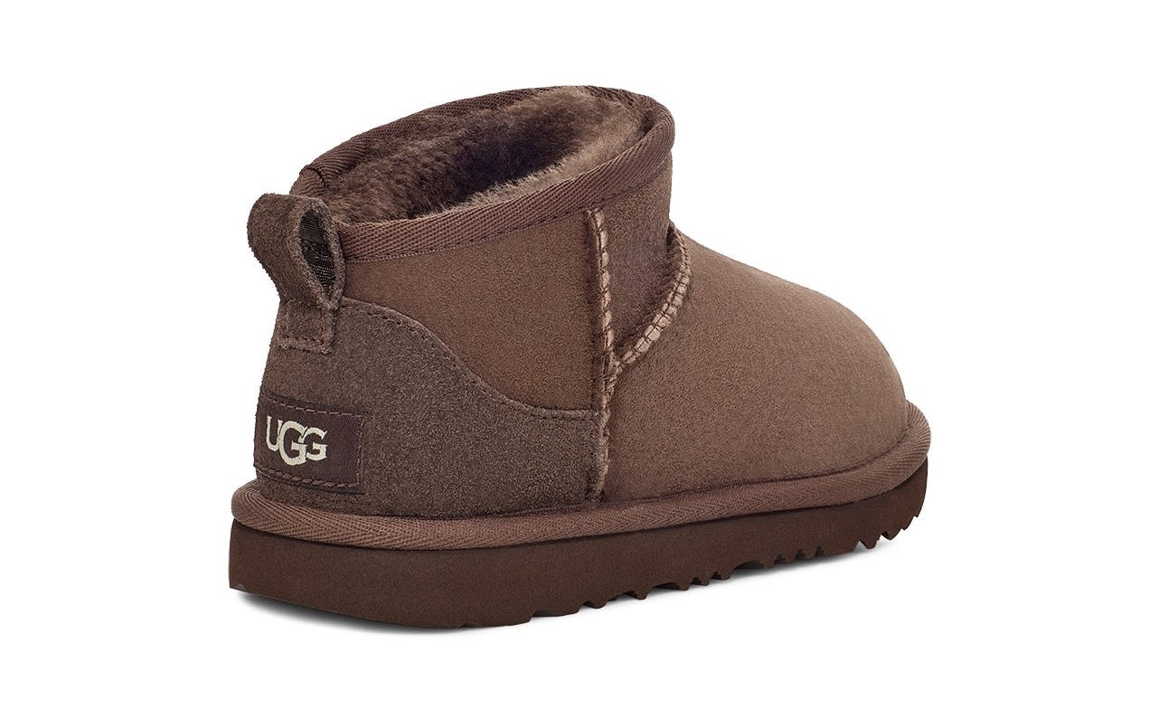 UGG Winterboots »Classic Ultra Mini«, Schlupfstiefel, Winterstiefel, Boots mit Lammfellfutter