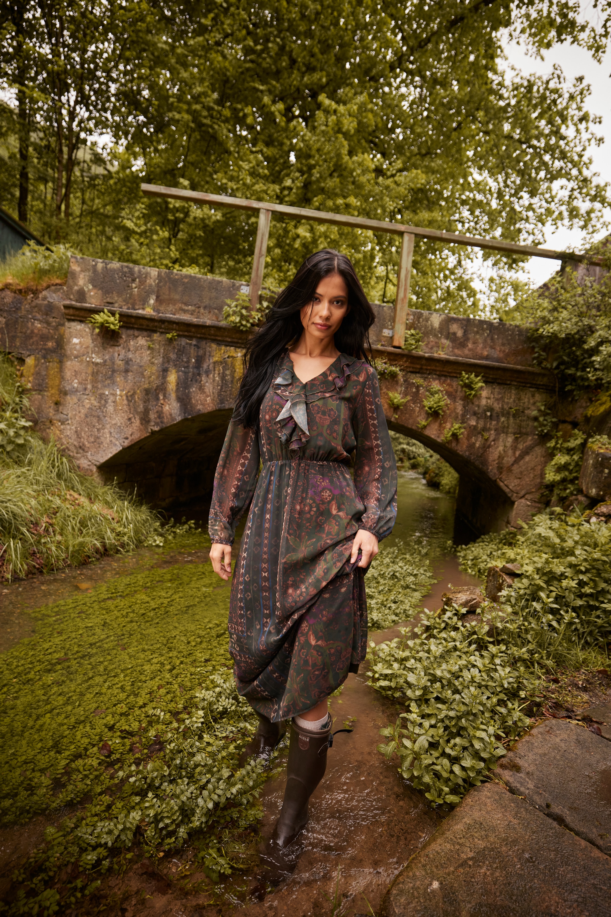 Aniston SELECTED Maxikleid mit verspielten Volants am V-Ausschnitt - NEUE KOLLEKTION