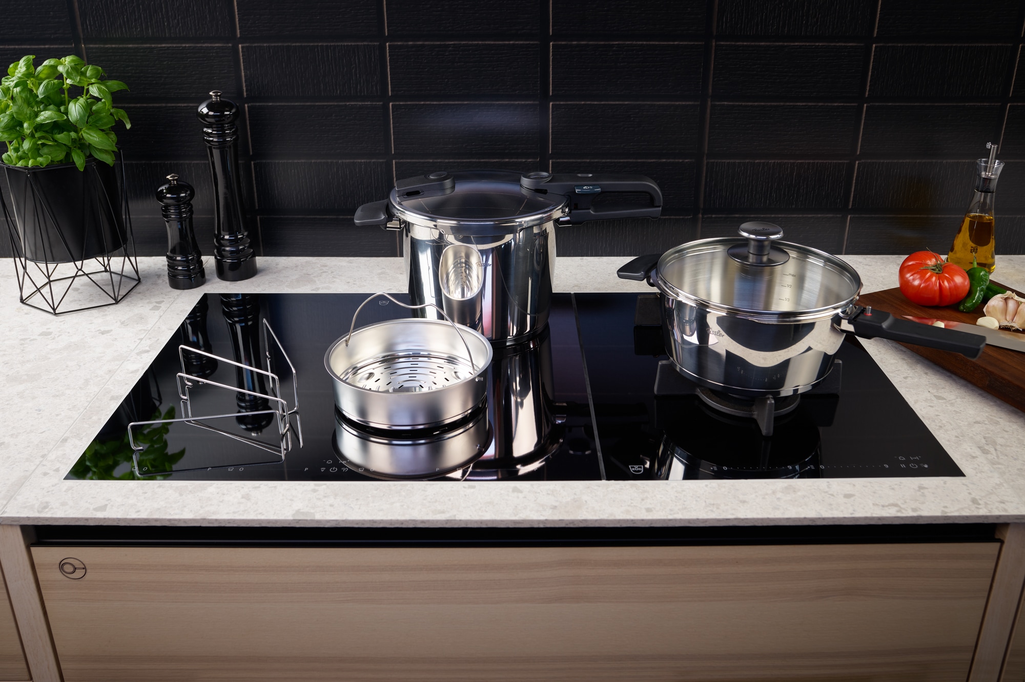 Fissler Schnellkochtopf »Vitaquick® Edition« Set, je 1 Topf 6 + 3,5 Liter, 1 Deckel, 1 Zusatz-Glasdeckel + Zubehör, 6 Stk. tlg. Edelstahl 18/10
