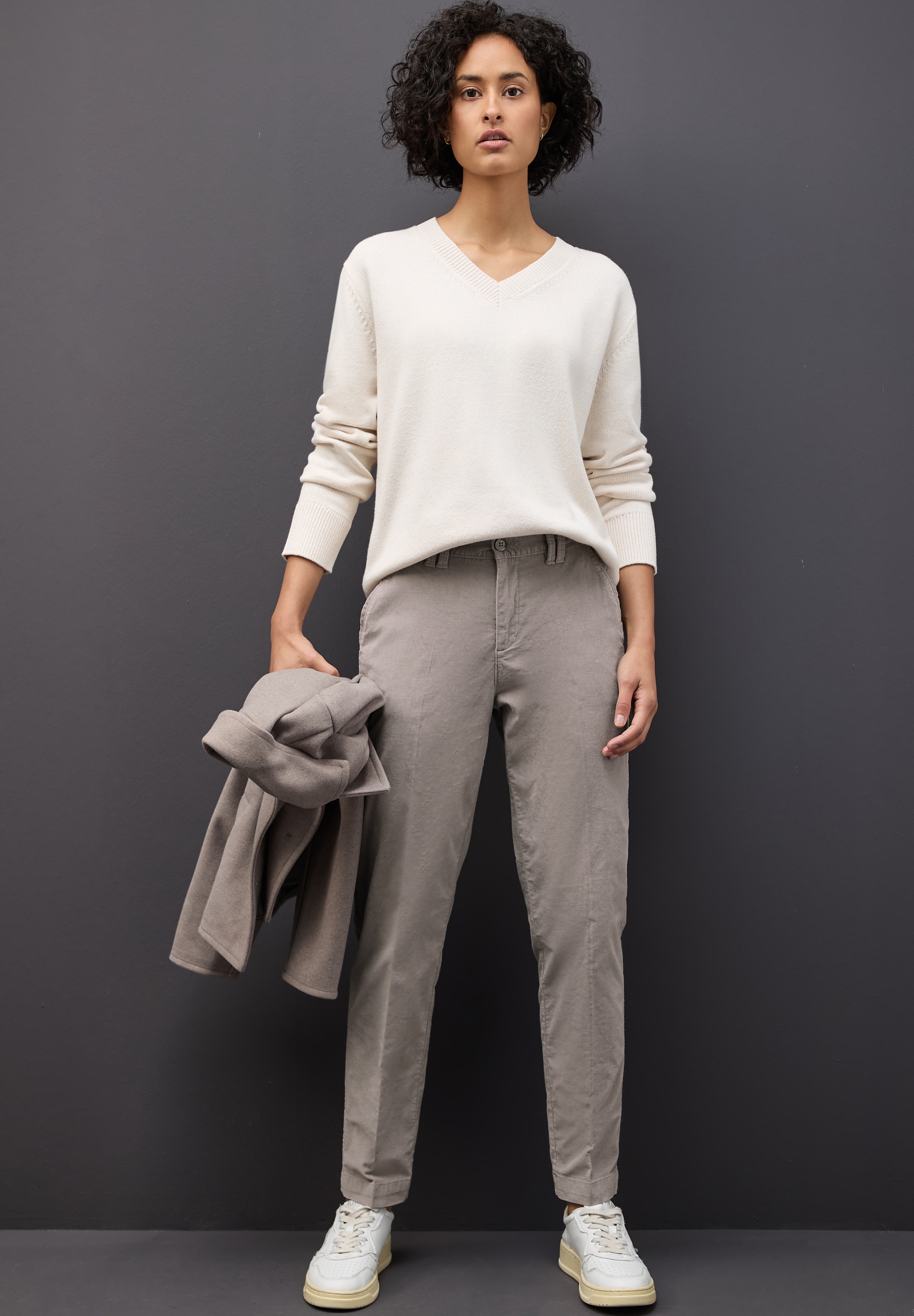 STREET ONE Chinohose »Velvet«, mit Taschen