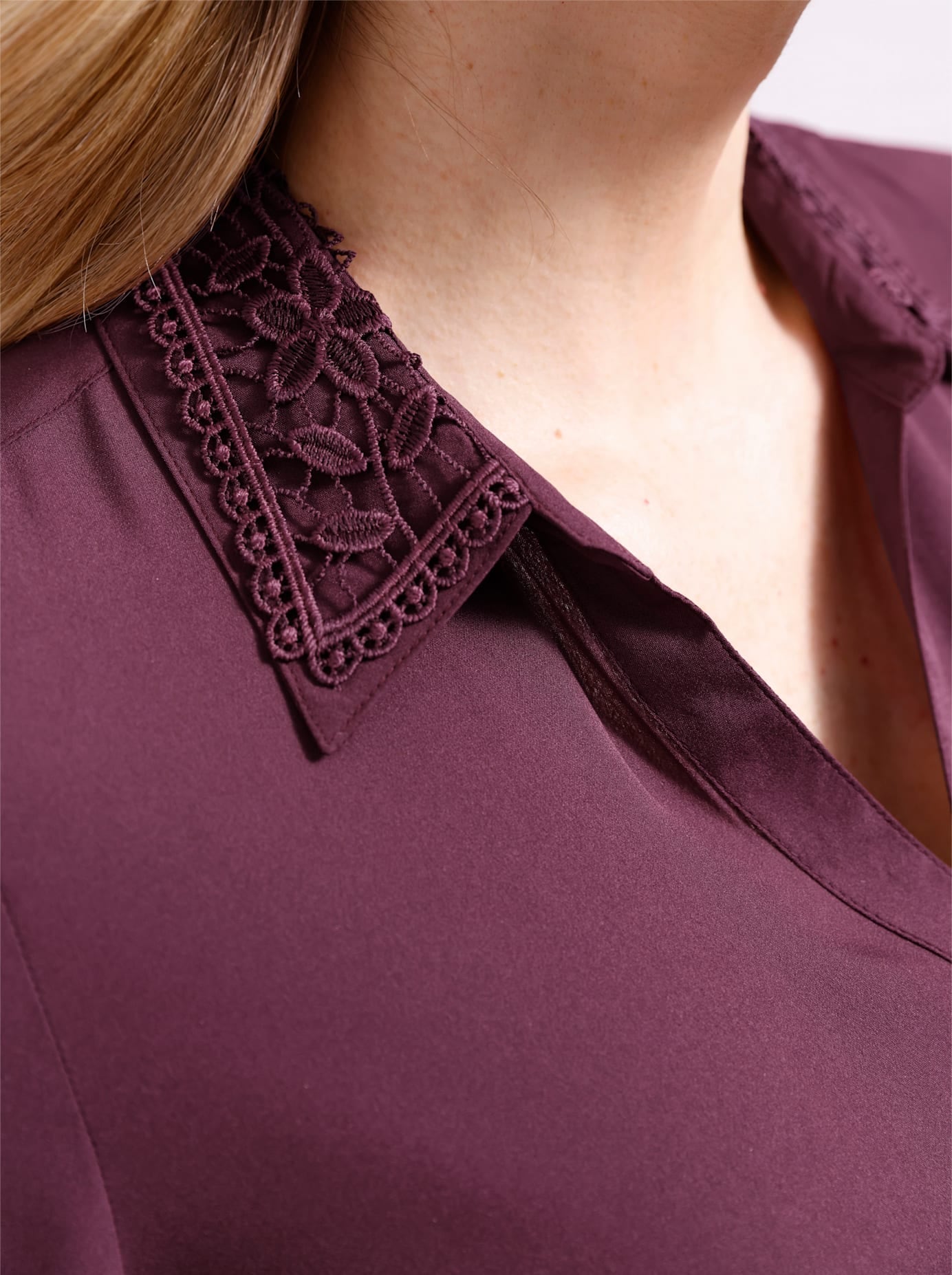 Classic Basics Spitzenbluse