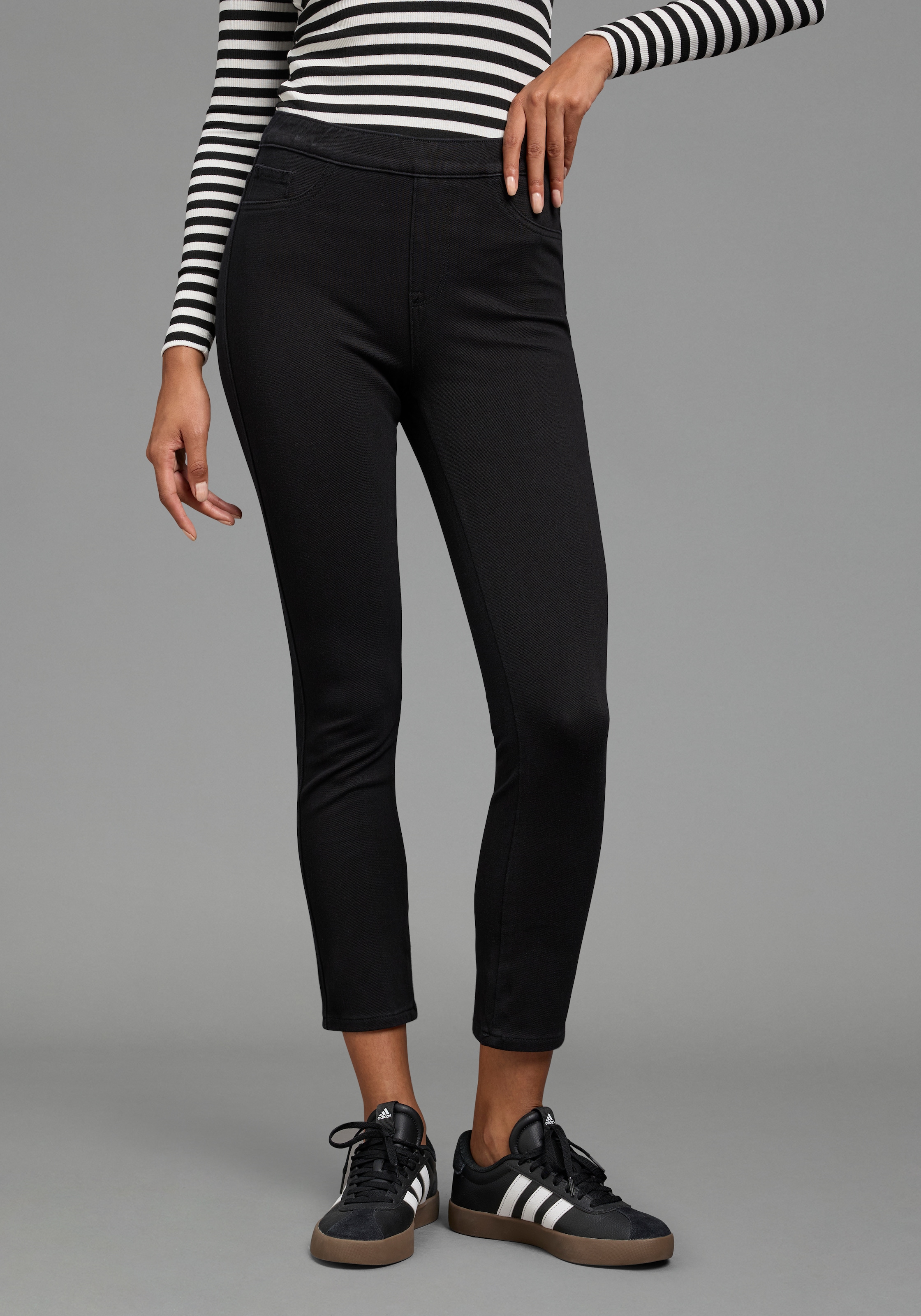 Arizona Jeansjeggings »im 4 Way Stretch, Quer- und Längselastisch, 7/8« extra-enger Skinny-Fit, normale Leibhöhe, 7/8-Länge
