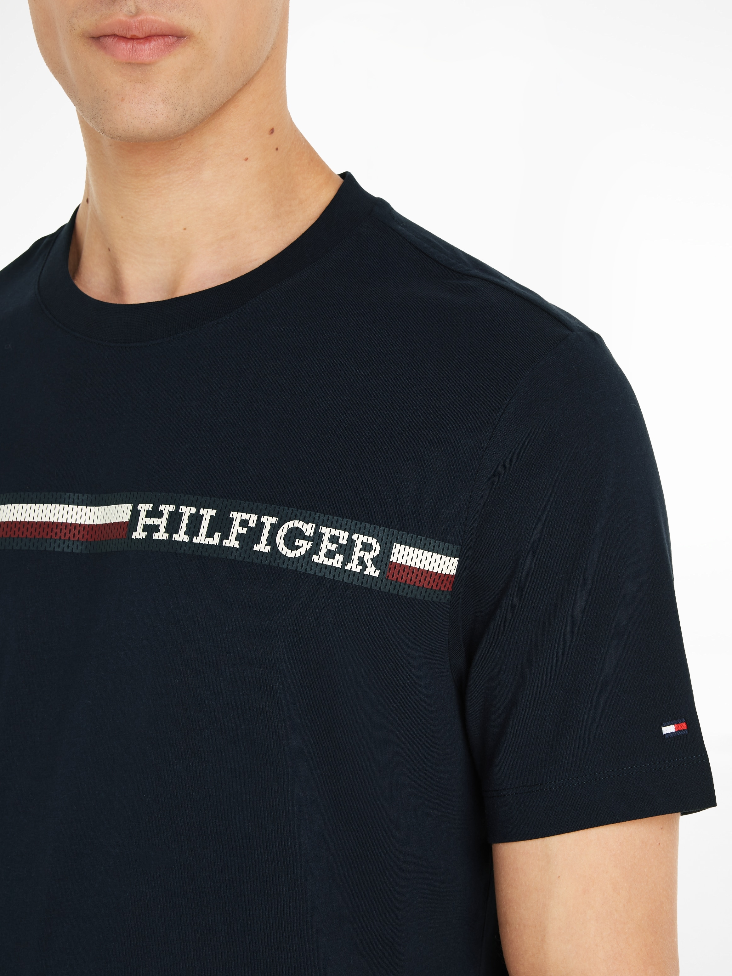 Tommy Hilfiger T-Shirt »MONOTYPE CHEST TEE«, STRIPE Markenlogo mit OTTO online bei shoppen