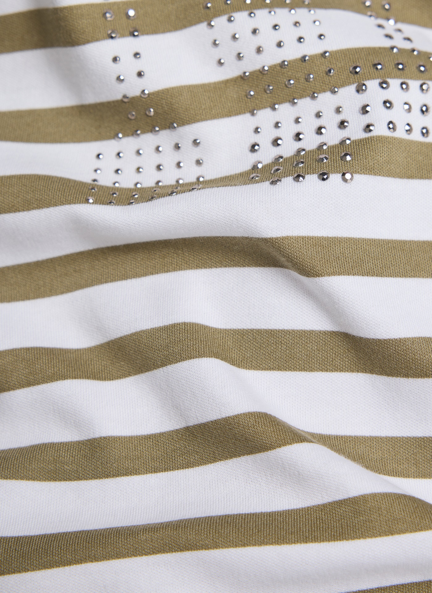Rabe Rundhalsshirt mit Allover-Streifen und Glitzersteinen