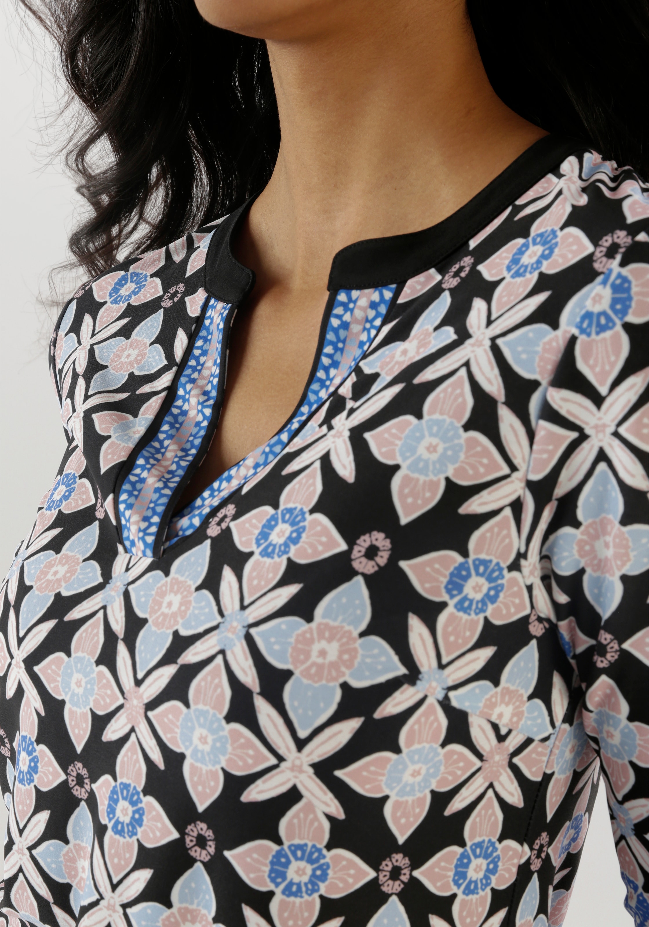 Aniston SELECTED Jerseykleid, mit verspielter Blümchen-Bordüre - NEUE KOLLEKTION