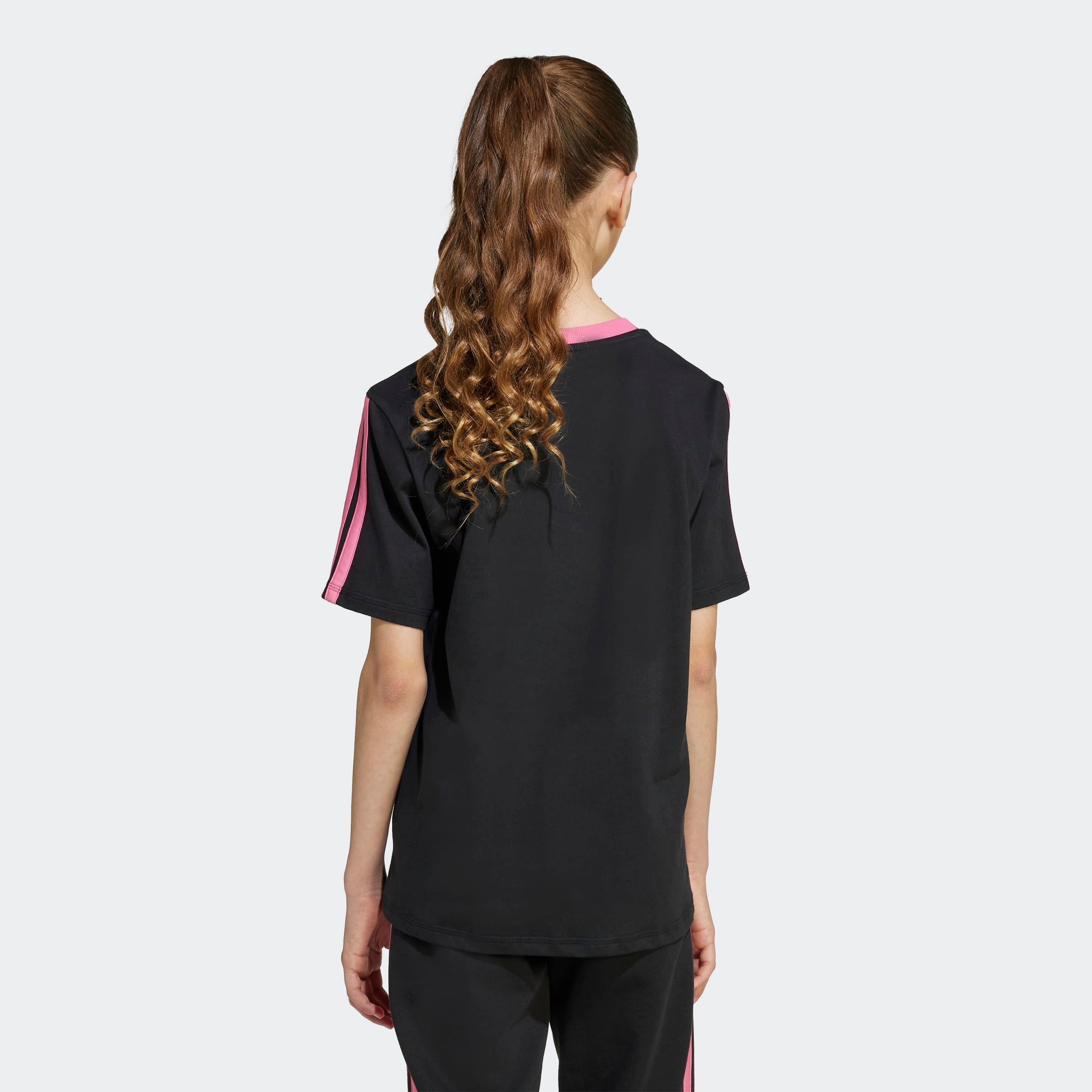 adidas Sportswear T-Shirt »ESSENTIALS KIDS« für Kinder, mit Rundhalsausschnitt, ohne Verschluss, aus Baumwolle