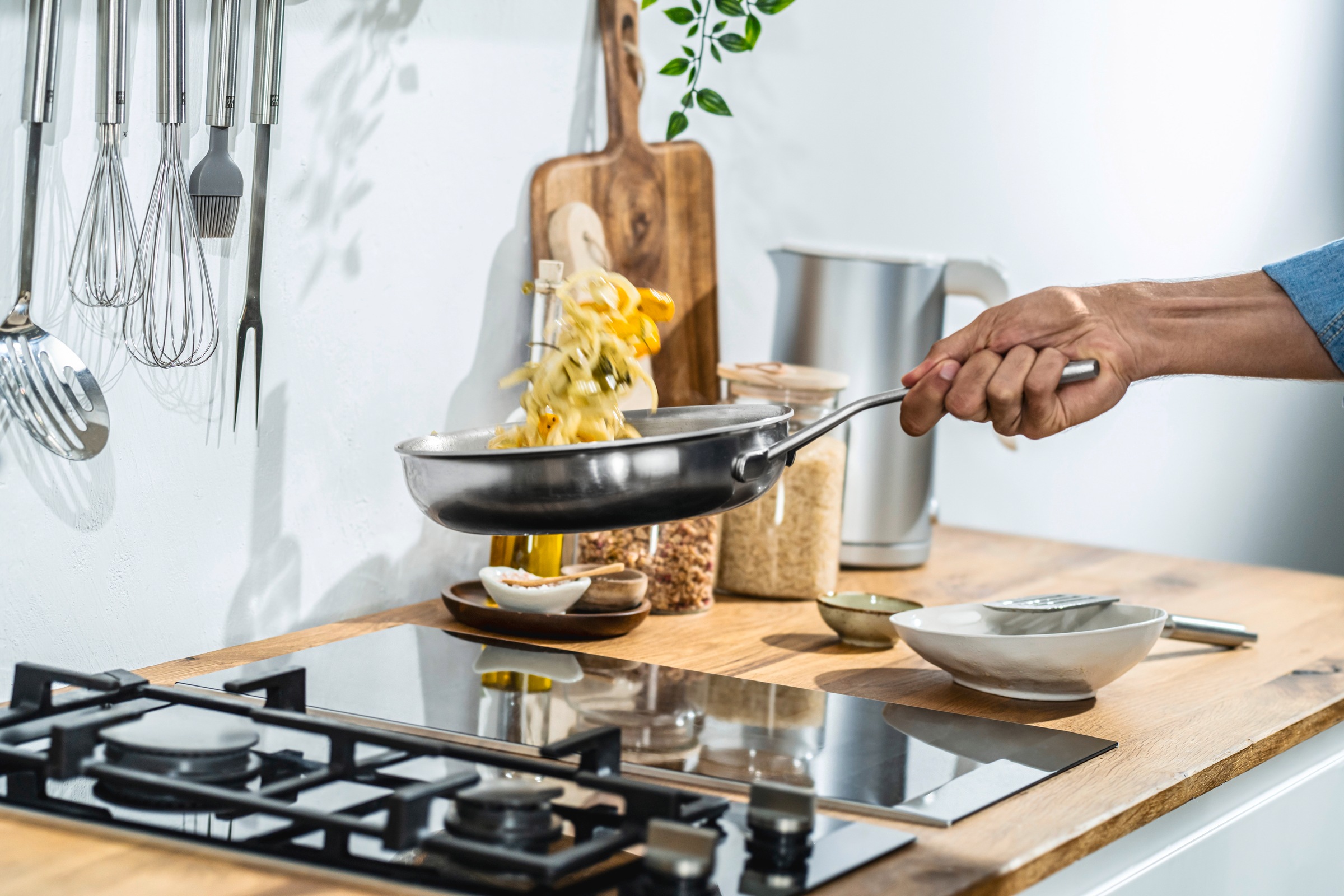 Zwilling Bratpfanne »Pro« Edelstahl 18/10 1 Stk. tlg. 18/10 Edelstahl, Sigma Clad Boden, breiter Schüttrand