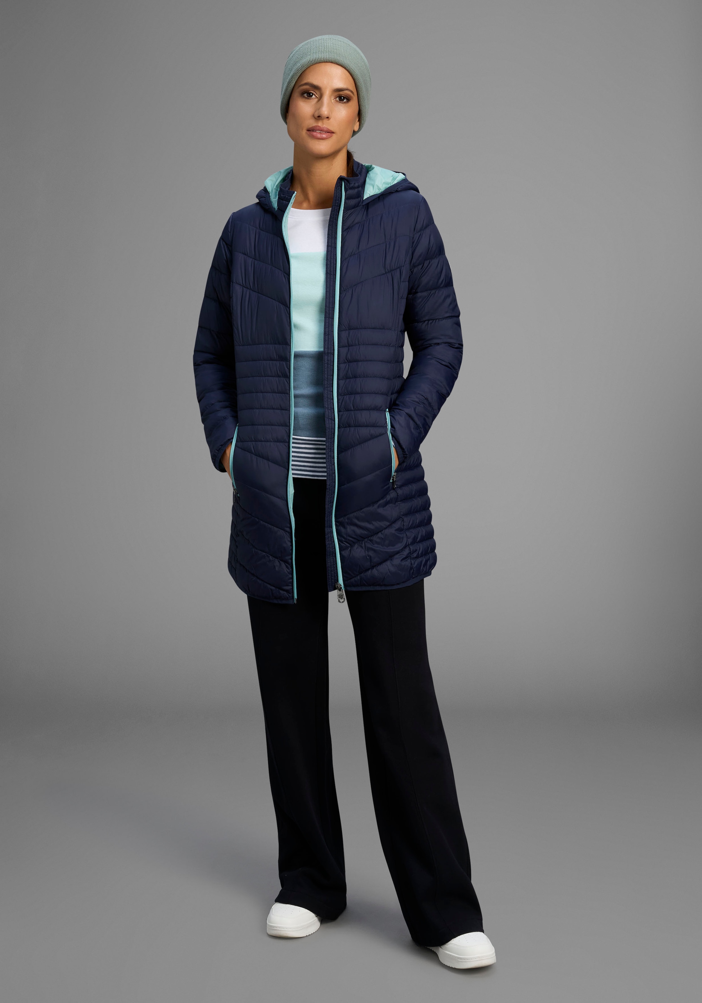 KangaROOS Steppjacke, mit Kapuze, für den Übergang, aus leichtem Webmaterial, figurbetonter Schnitt