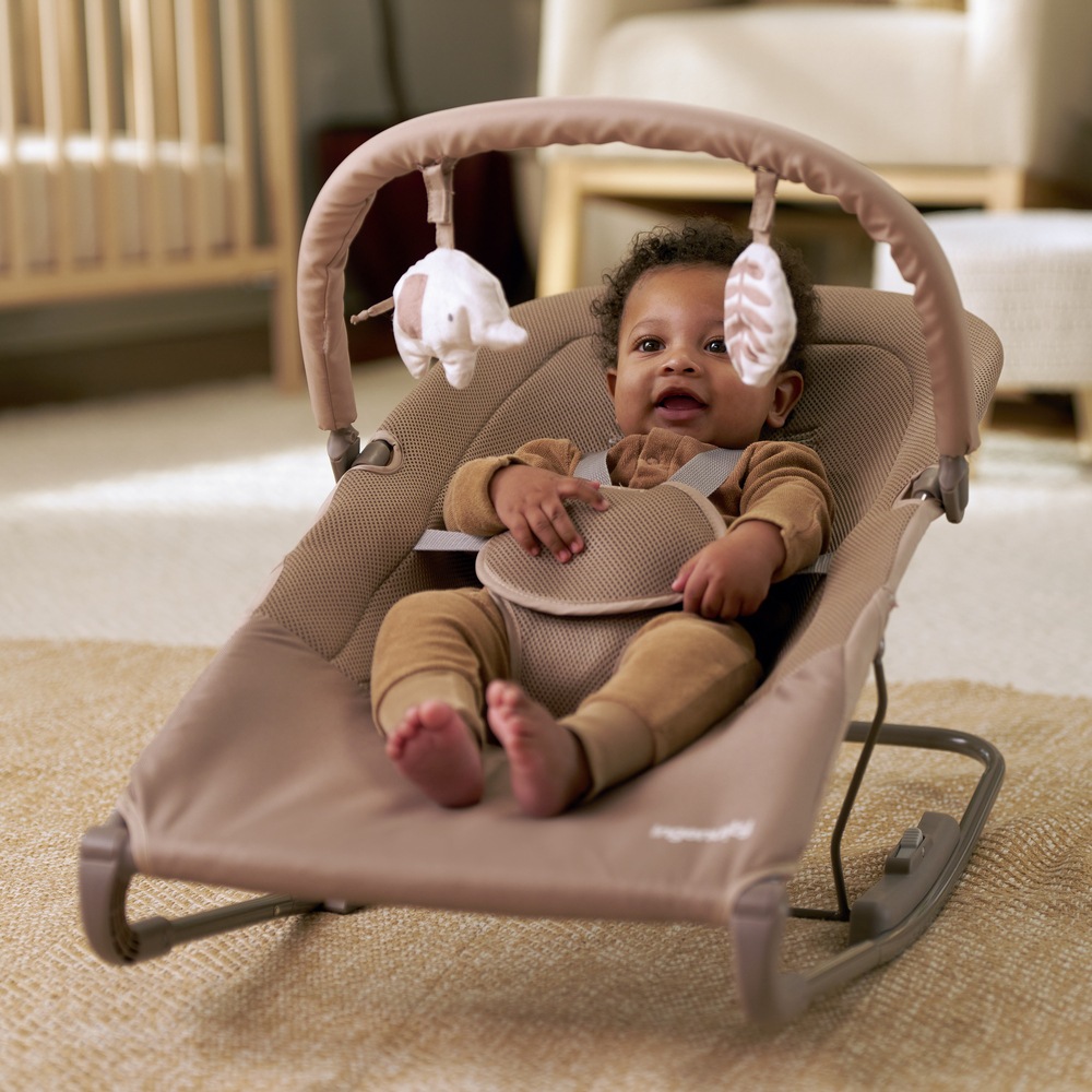 ingenuity Babywippe »Nestle™ Vibrating Rocker« bis 9 kg mit Vibration