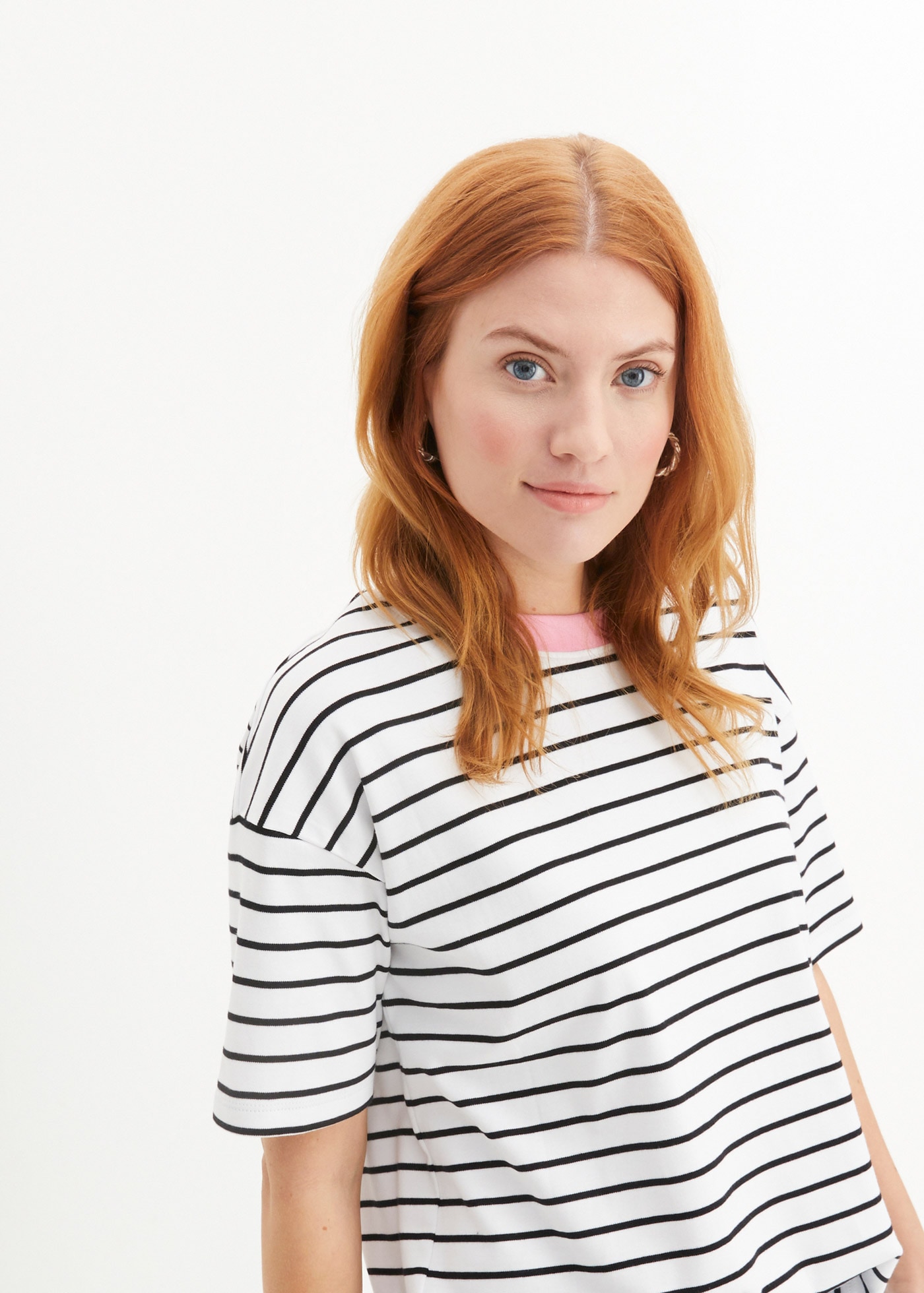 bonprix T-Shirt Oversize-Passform, Halbarm-Design, mit Streifenmuster