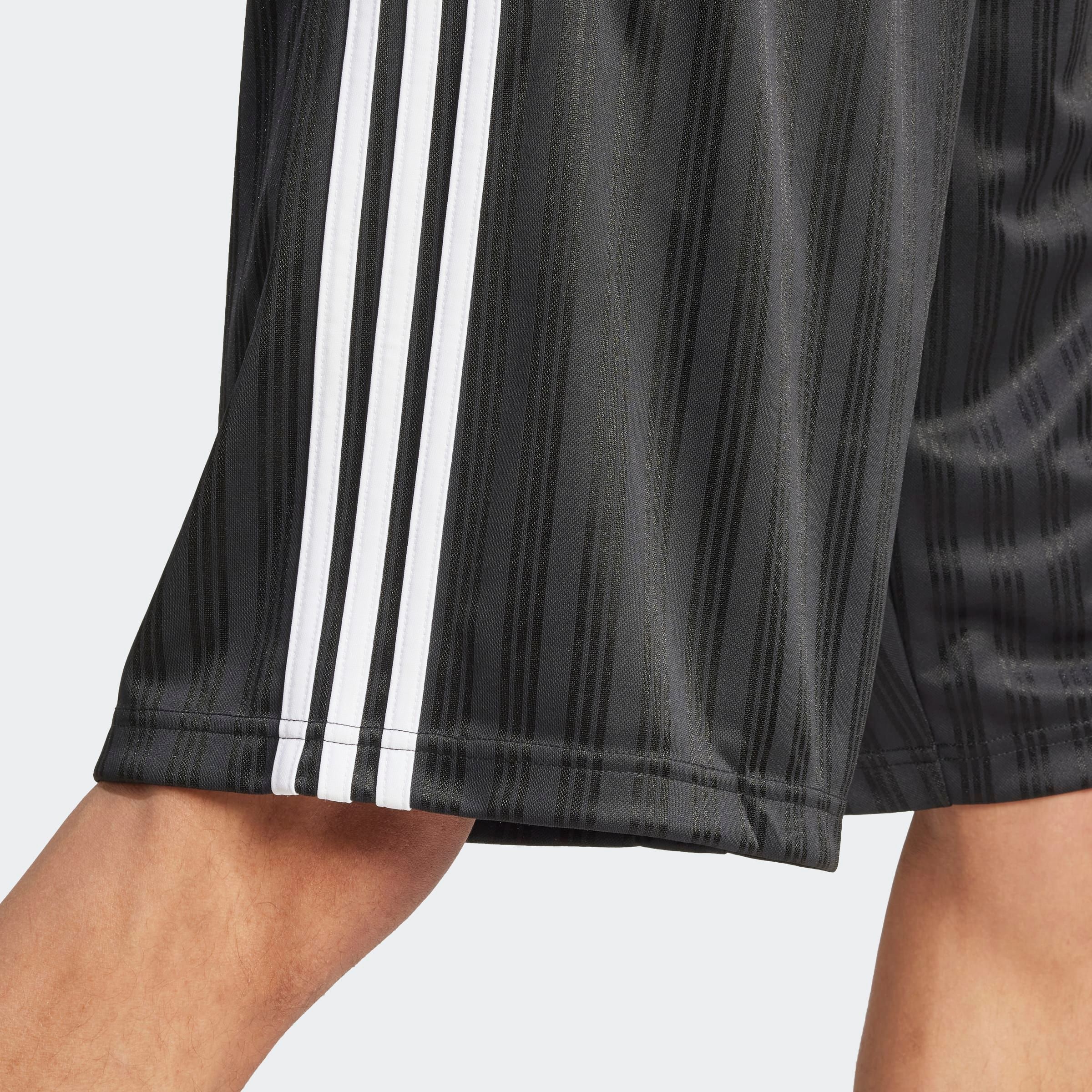 adidas Originals Shorts »POLY SHORT«, (1 tlg.)