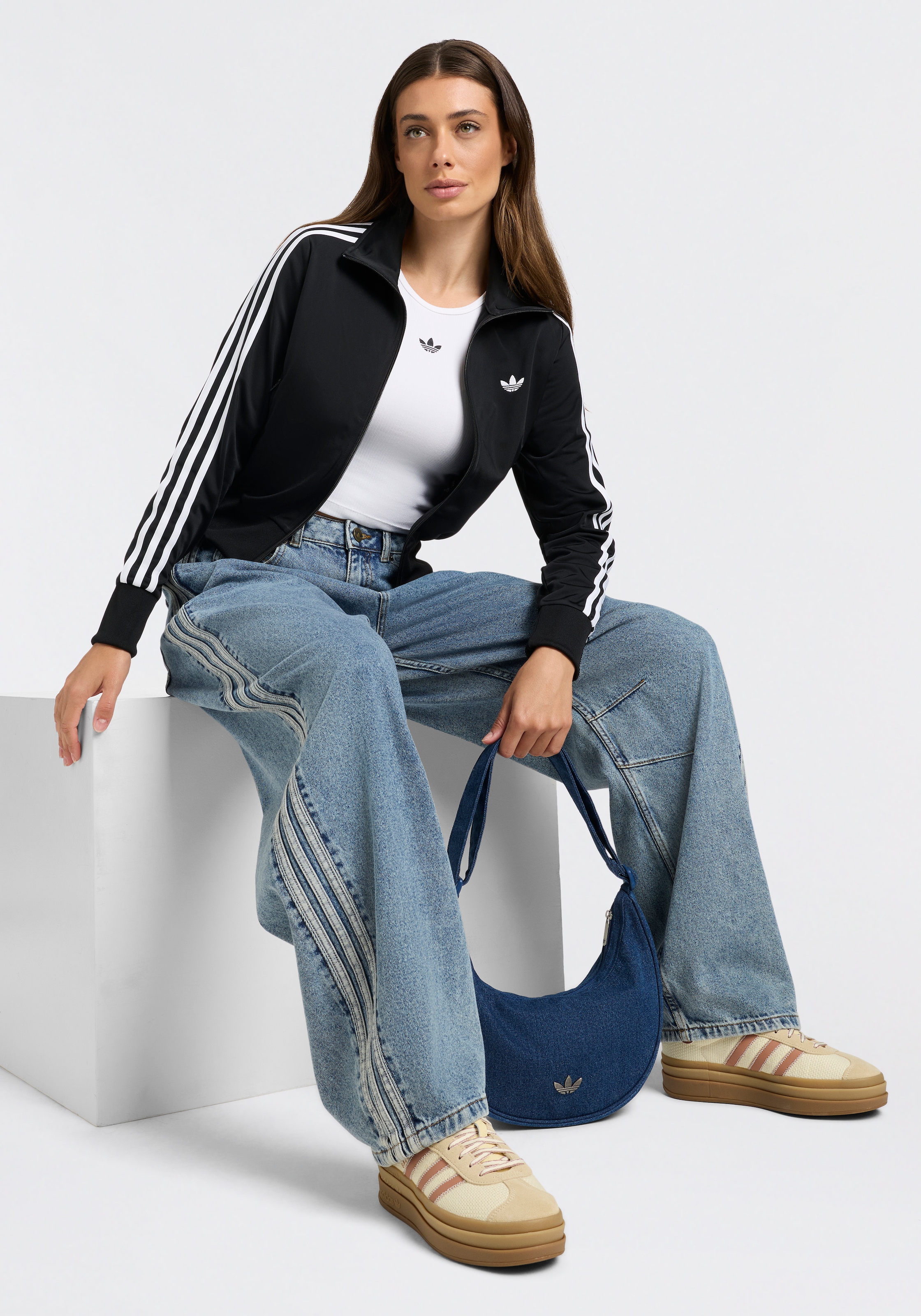 adidas Originals Sporttasche »ADICOLOR, HALBMONDFÖRMIG«