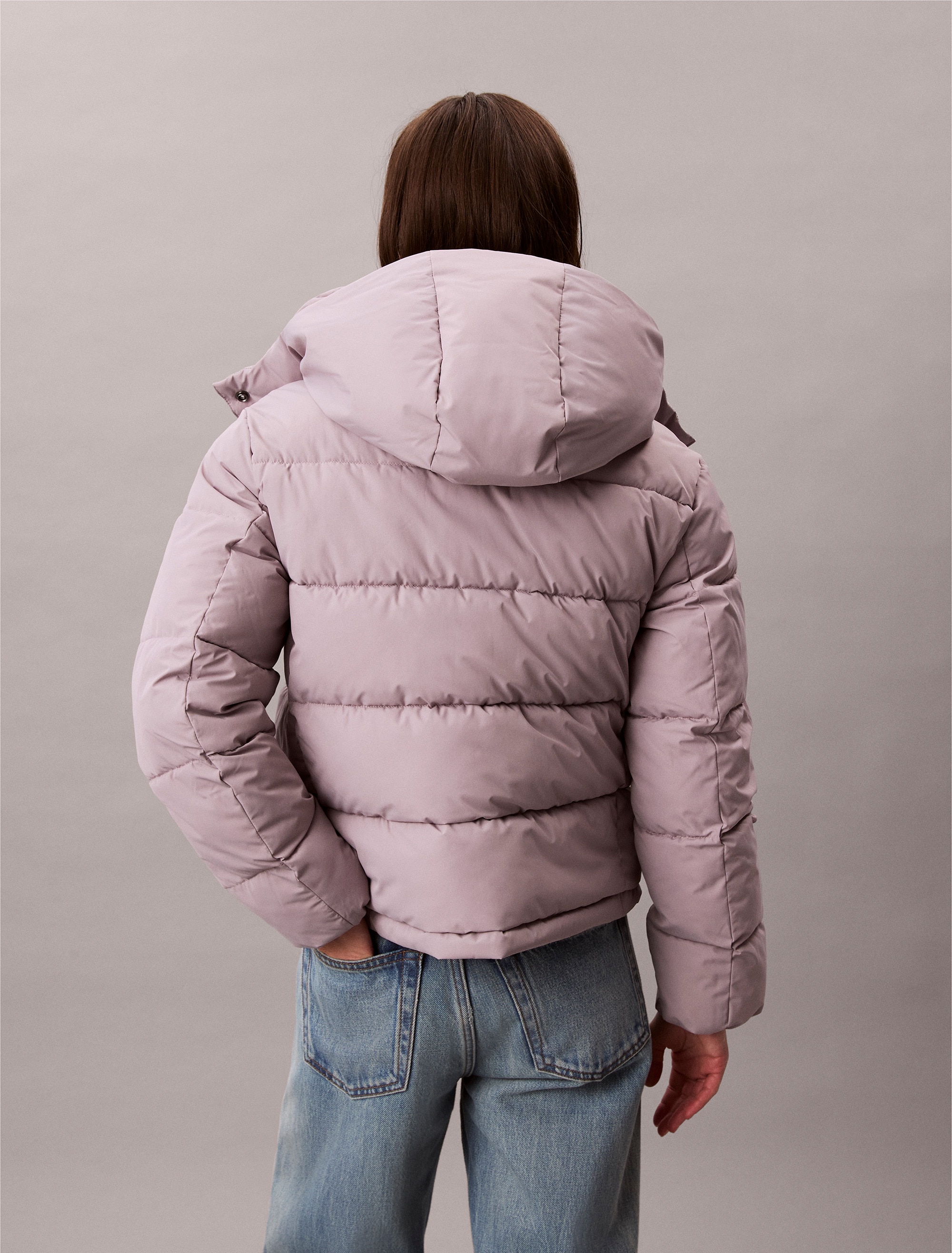 Calvin Klein Jeans Steppjacke »MATTE MONOLOGO MW SHORT PUFFER«, mit Kapuze, Mit Rundhalsausschnitt, regular fit