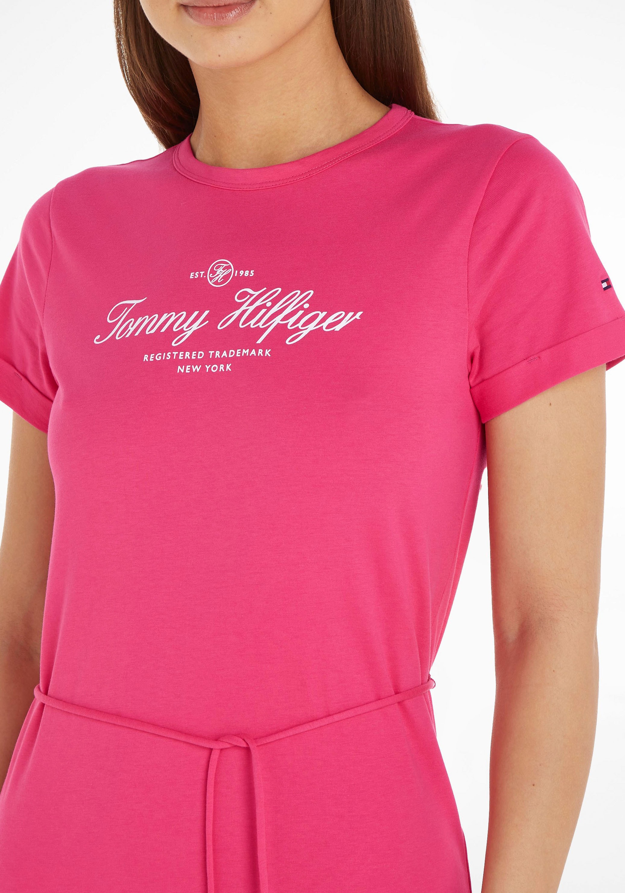 Tommy Hilfiger Shirtkleid »1985 REG C-NK SHORT DRESS SS«, Strandkleid, Sommerkleid mit Tailienband, Kurzarm, Luftig Leicht