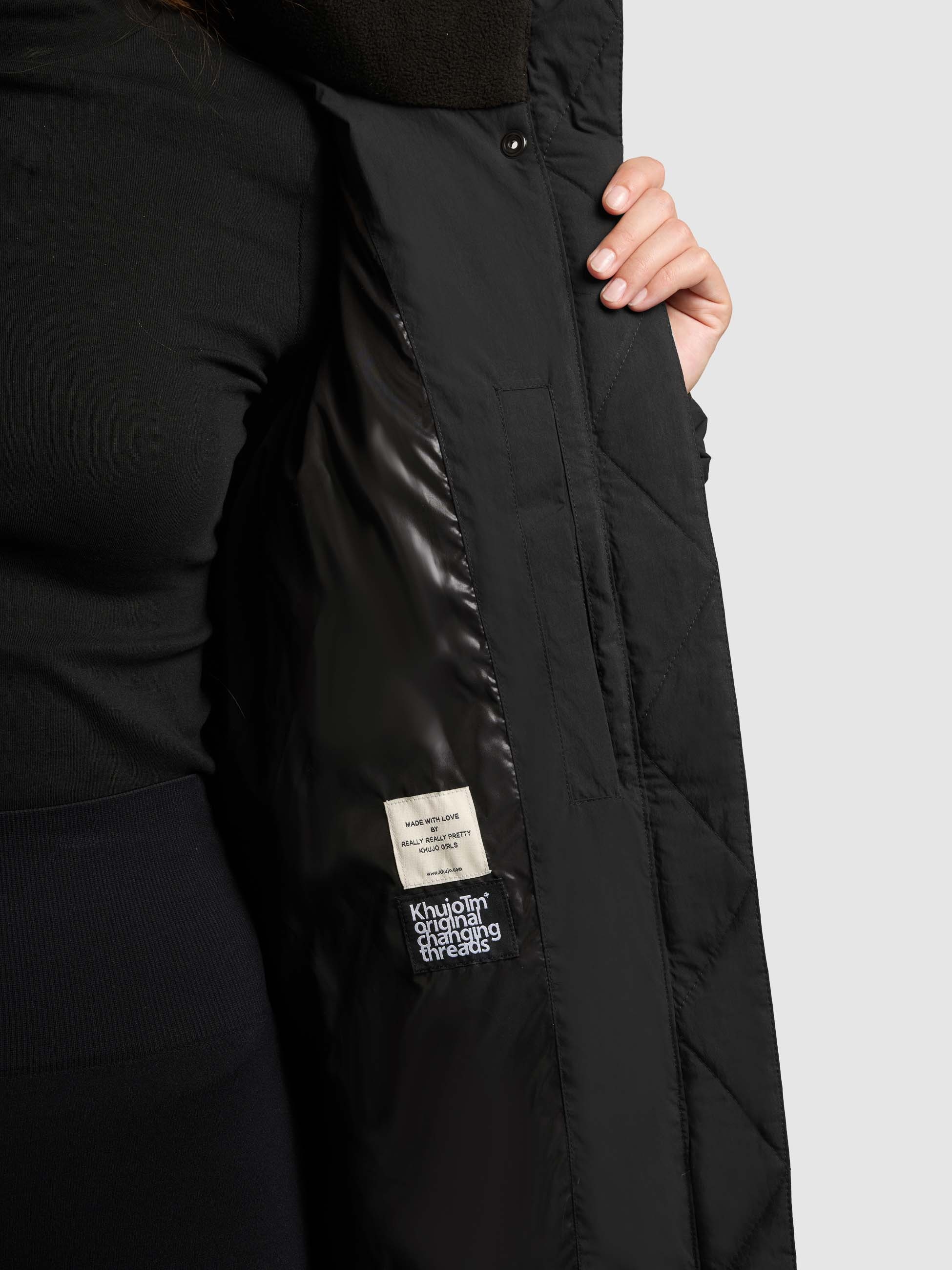 khujo Steppmantel »RITZ« praktische Seitenschlitze mit Reißverschluss, abnehmbare Kapuze