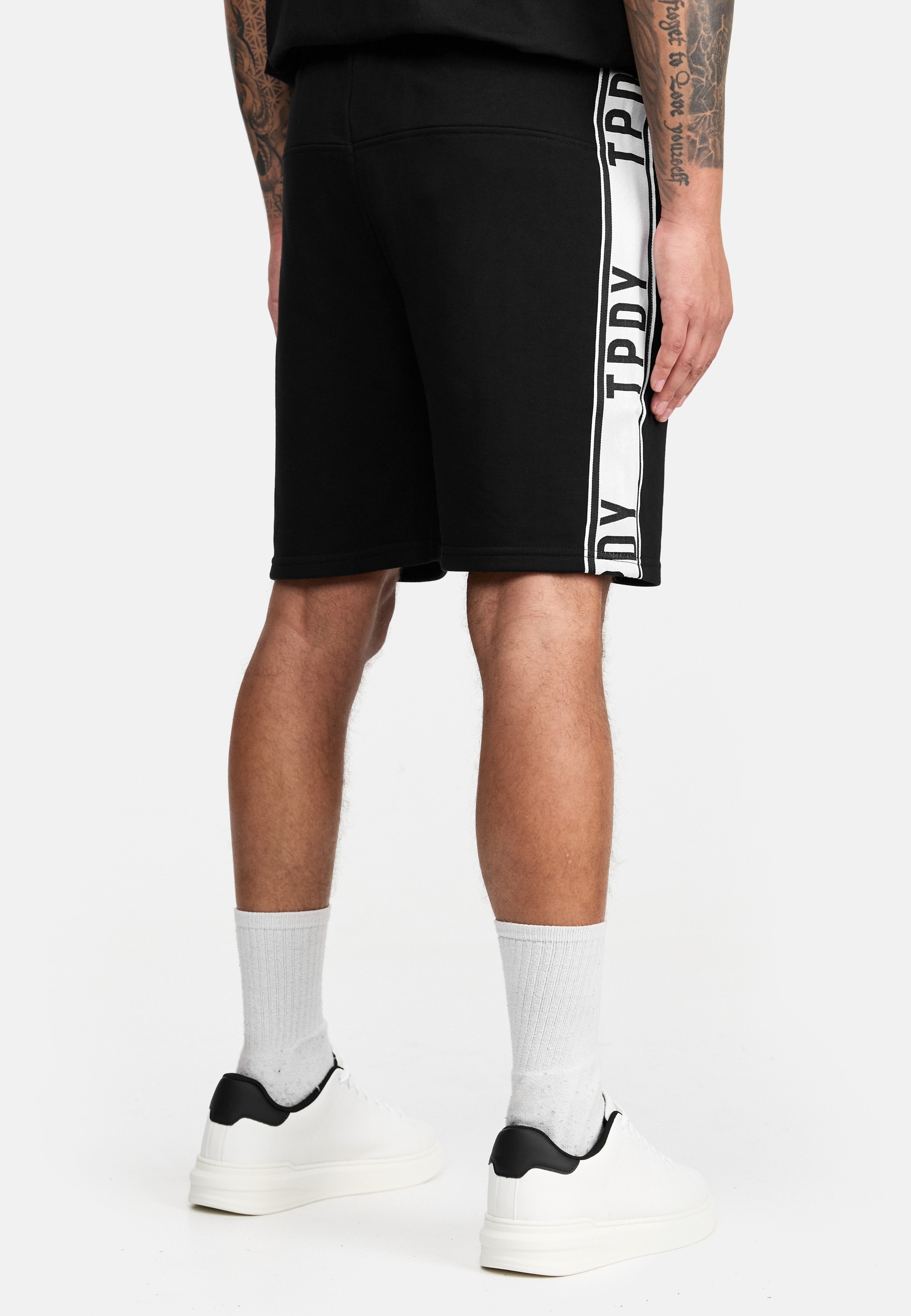 trueprodigy Shorts »Benjamin Kontraststreifen in weiß mit Logo«
