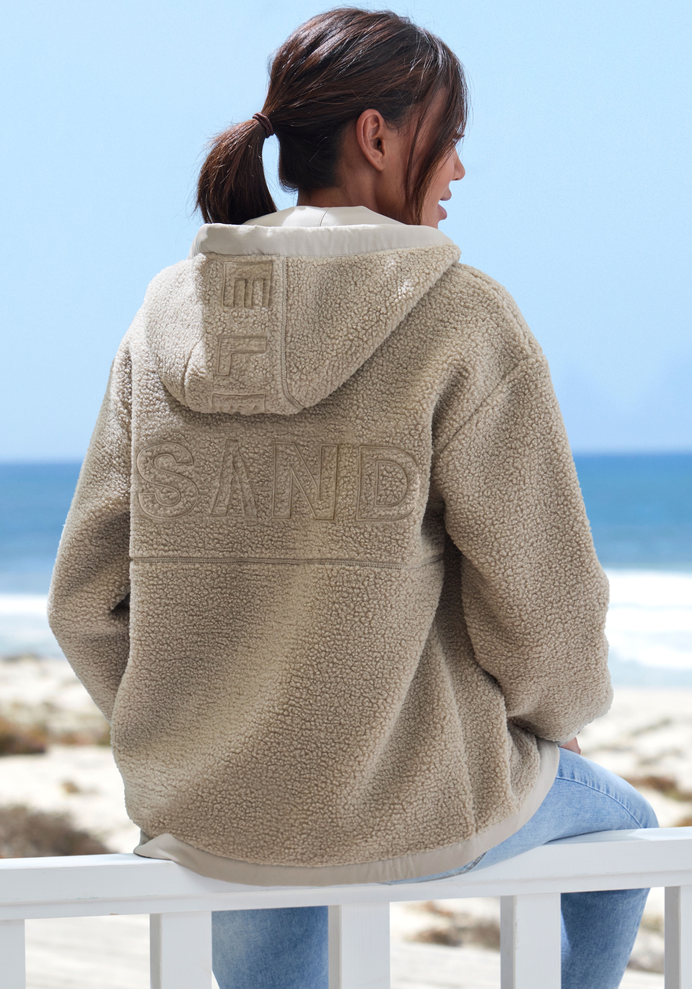 Elbsand Fleecejacke, mit Kapuze, aus Teddy-Fleece- mit Kapuze und schönem Logo auf der Rückseite