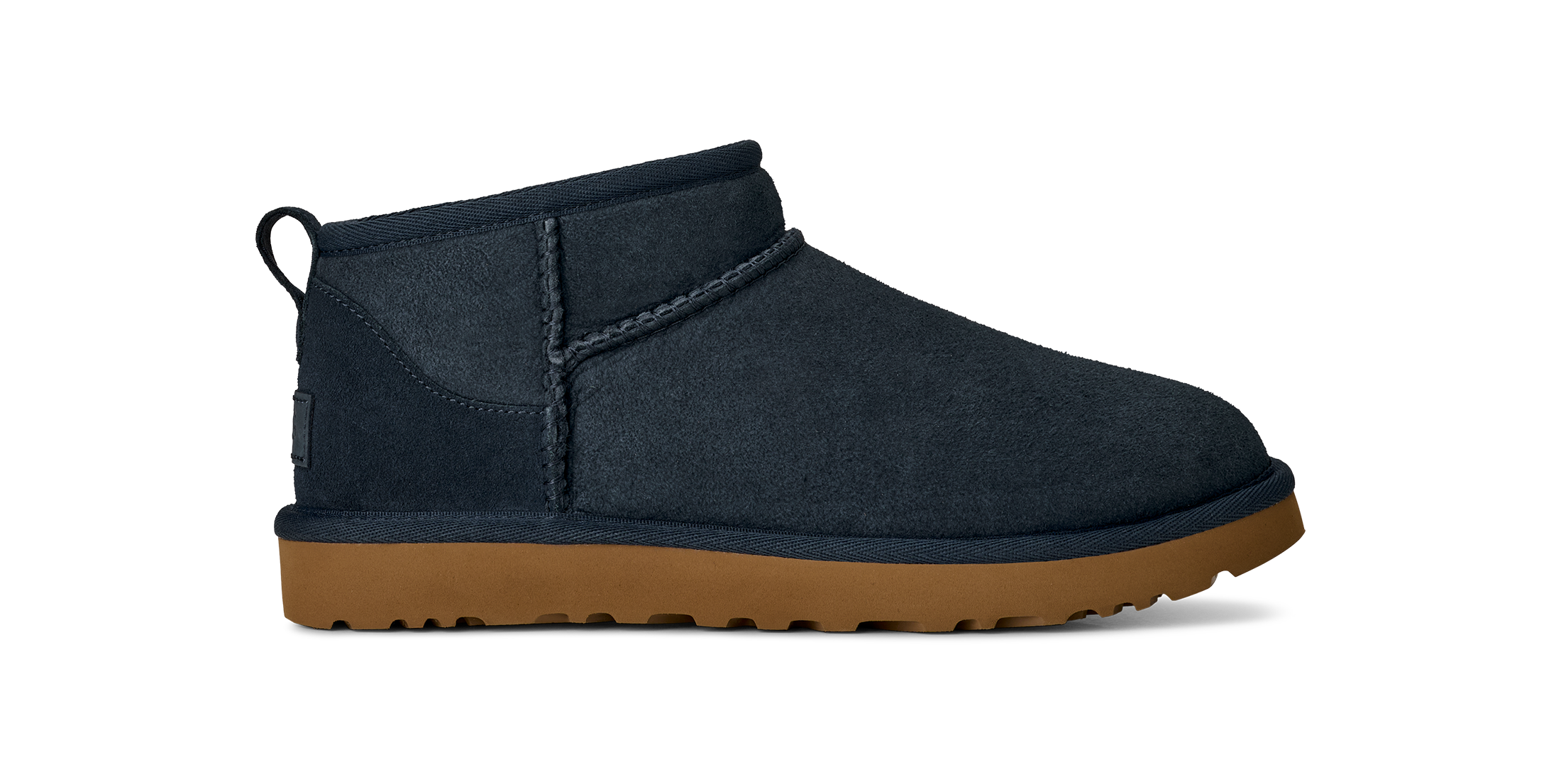 UGG Schlupfboots »Unisex Classic Ultra Mini«  , Bequemschuh, Flats, Hausschuh, Freizeitschuh mit Logopatch